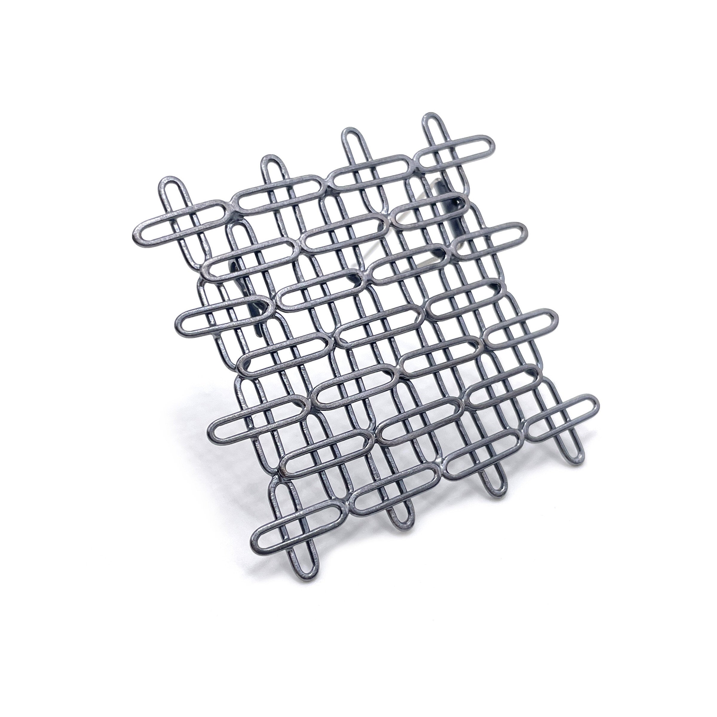 Link Pattern Brooch