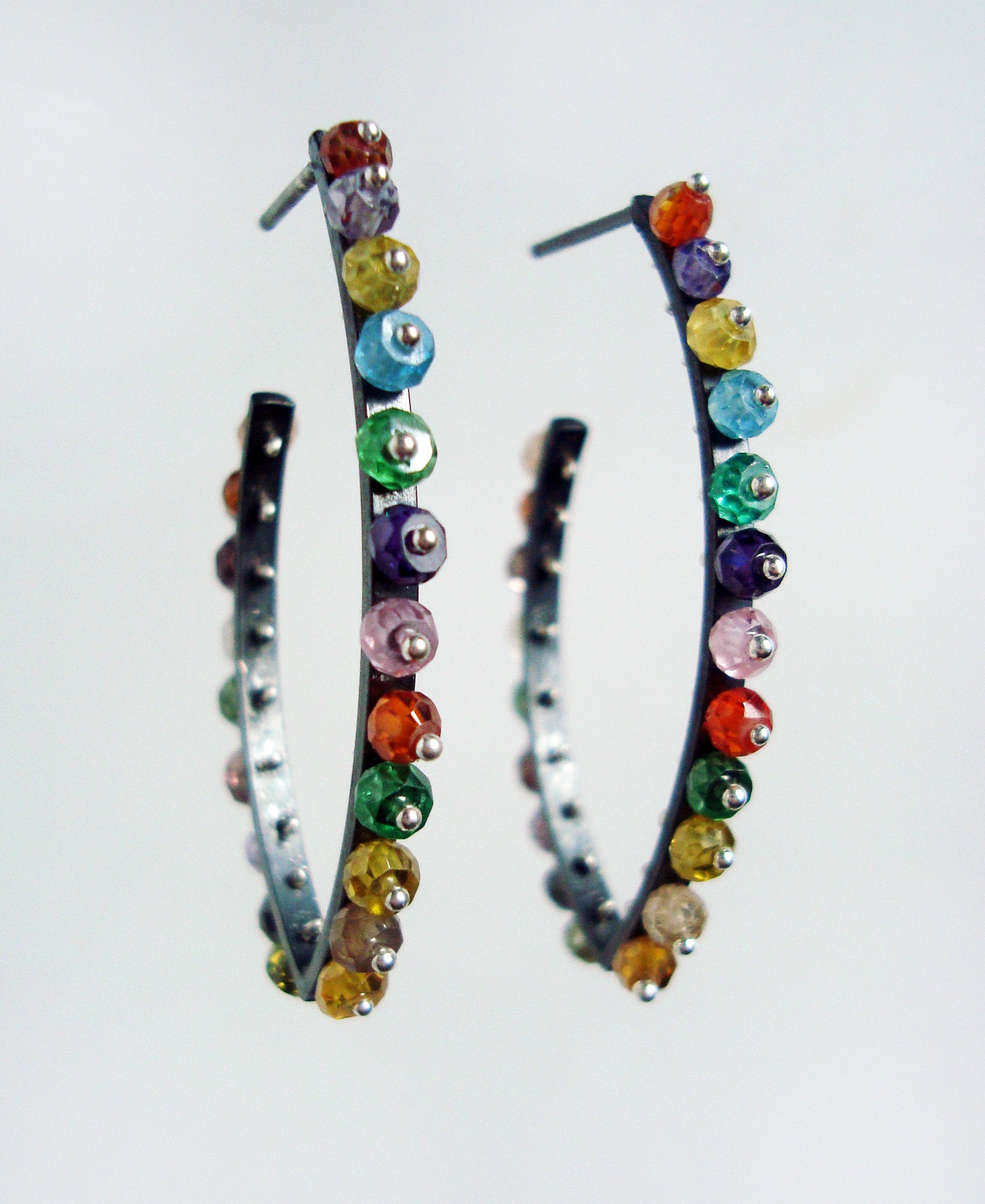 Canoe Hoops with Faceted Stone