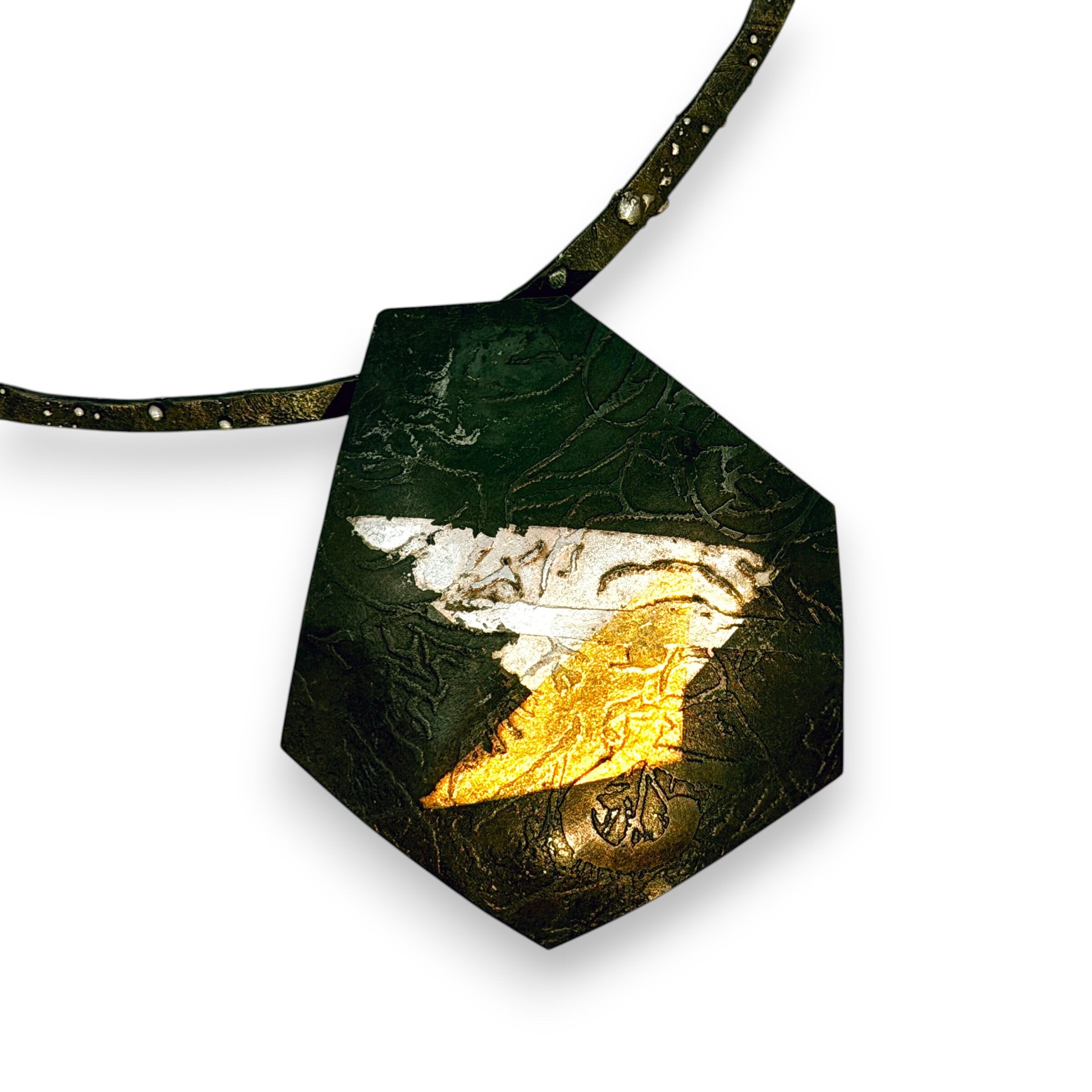 Senko Pendant