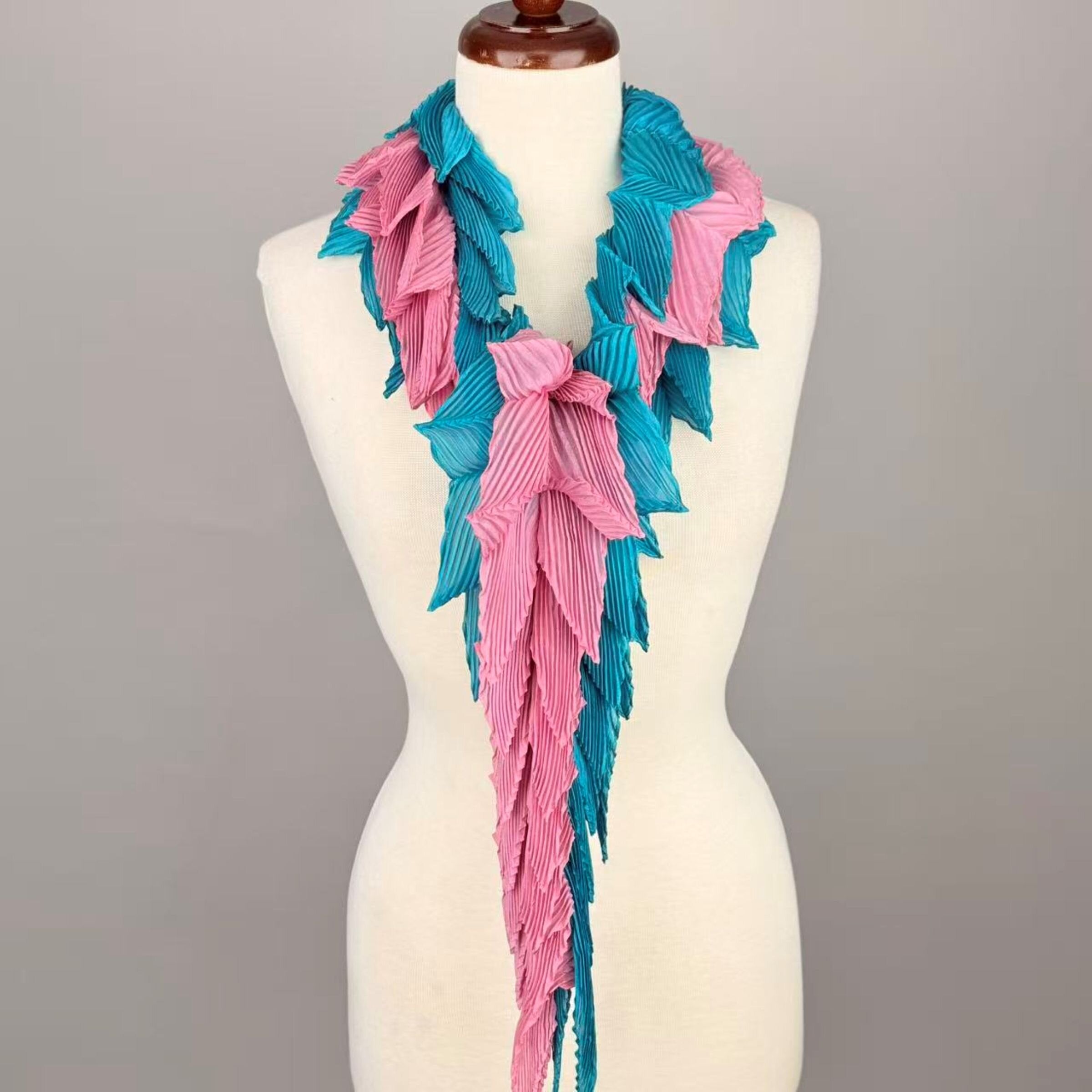 Feather Pleats Scarf
