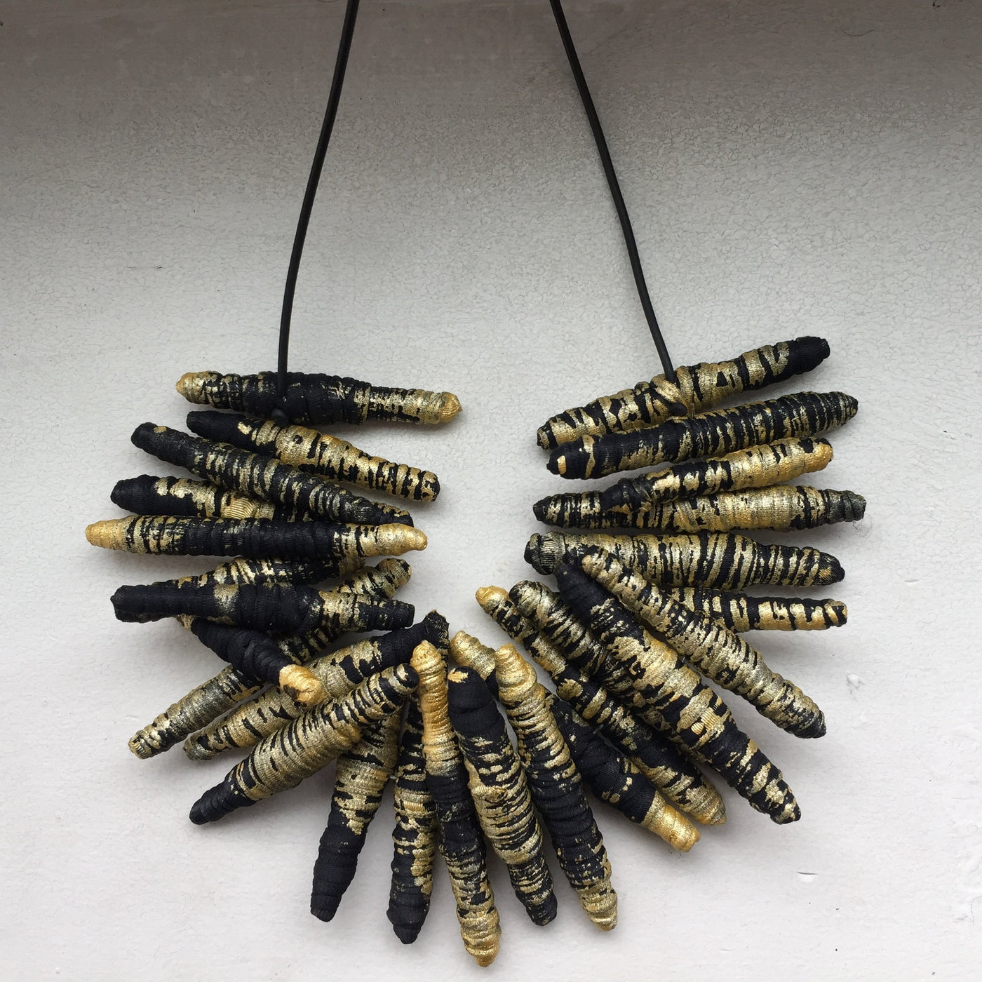 Black/Gold