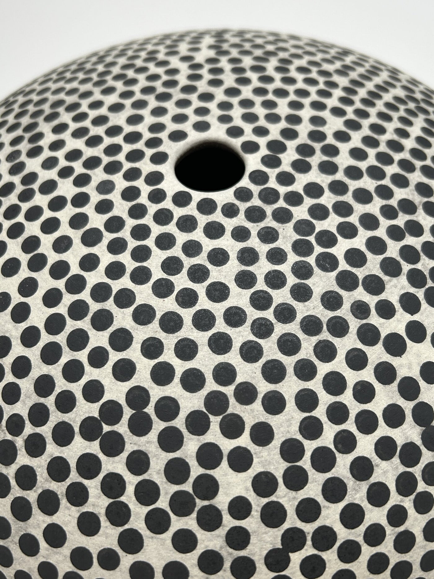 Closed Top Dot Vessel