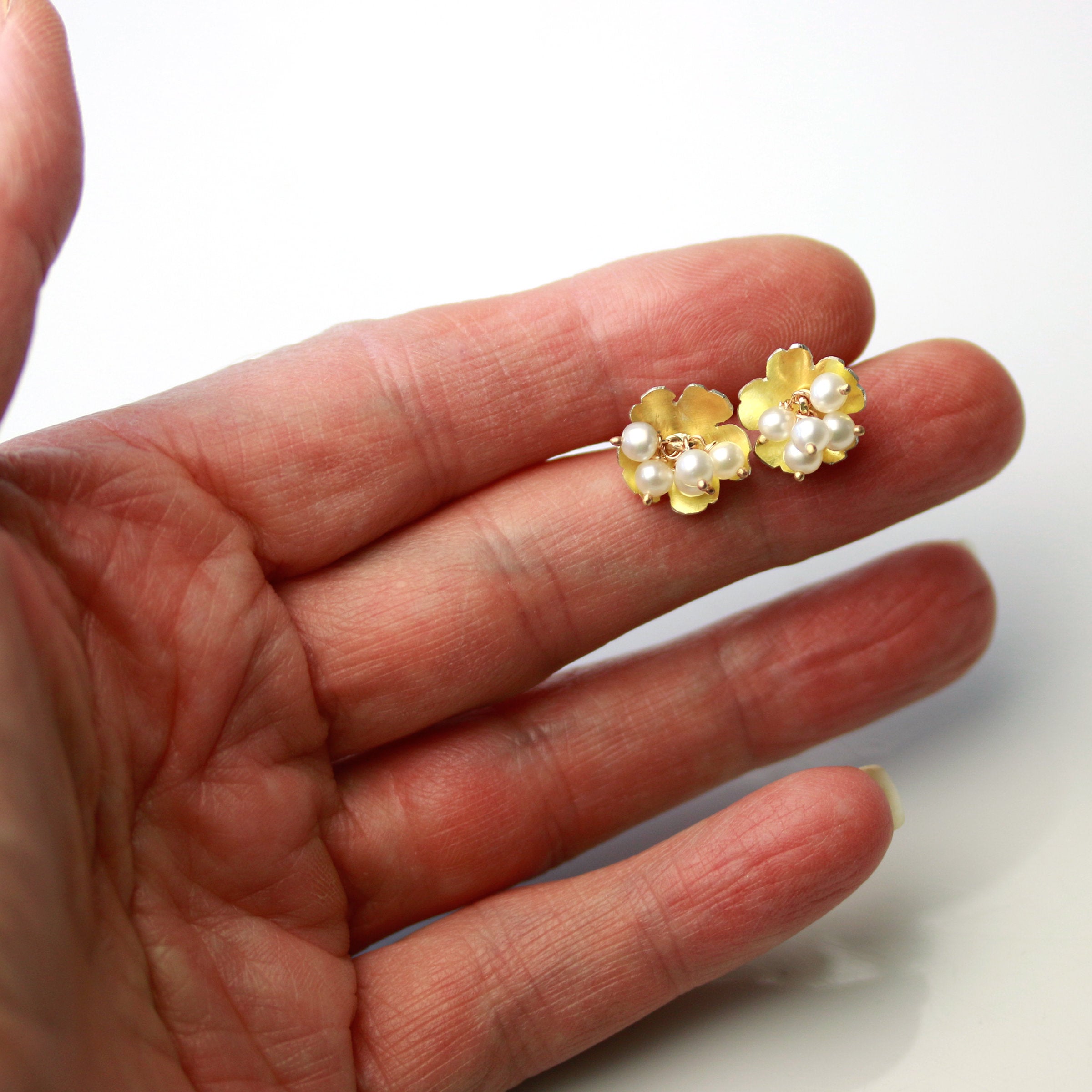 Golden Daisy Posts with Pearl Clusters
