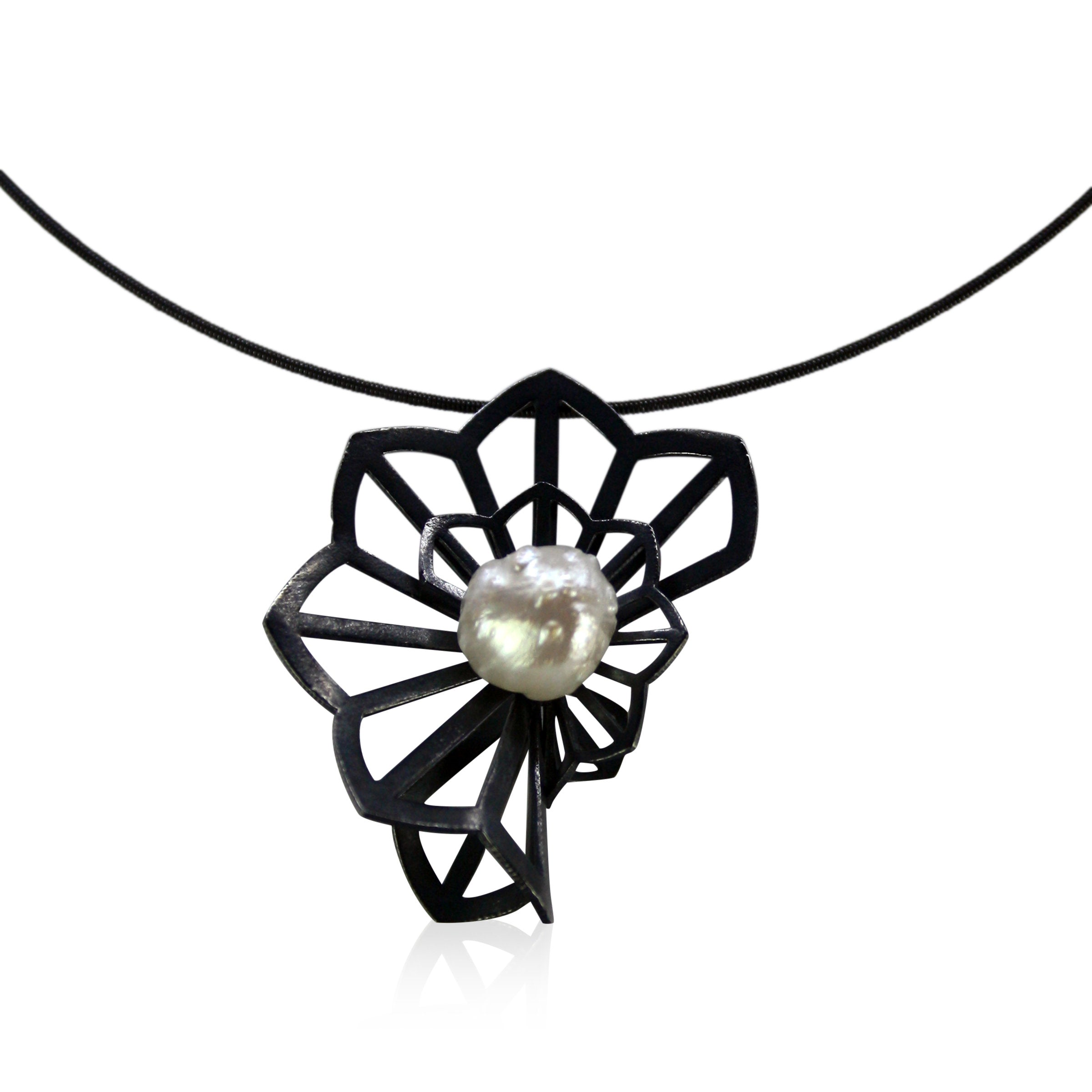 Hyacinth Fold Necklace with Rose Pearl