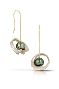 White Matte Gold & Tahitian pearls
