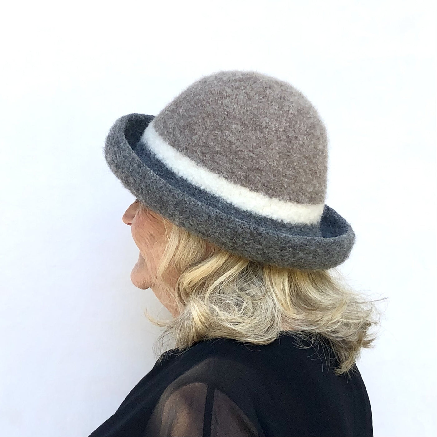 gray/cream/pebble