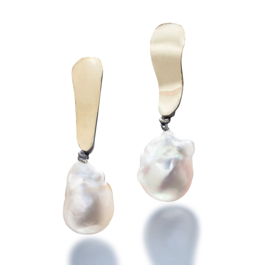 22k gold bimetal, white pearl | Photo by Ralph Gabriner