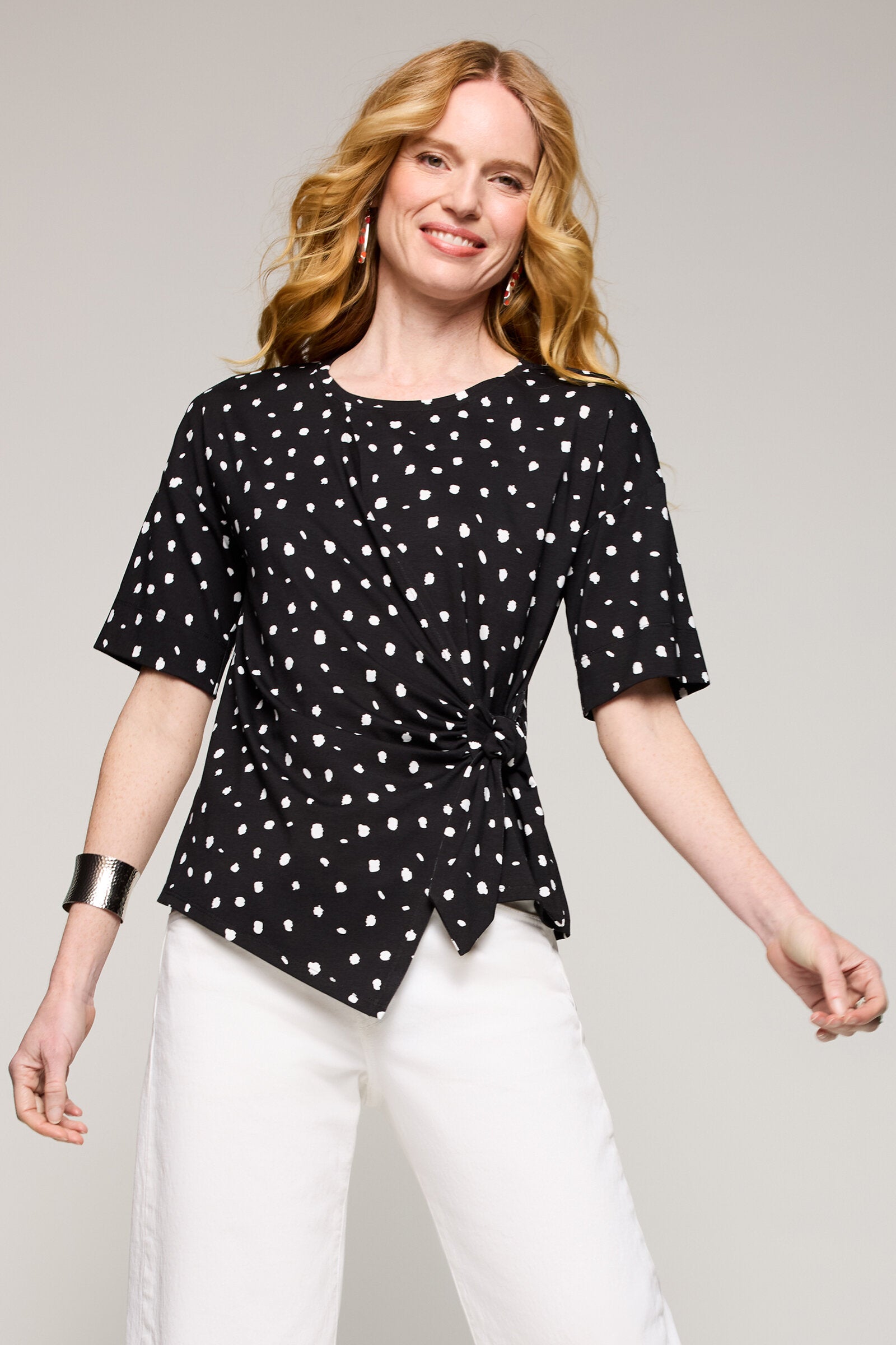 Black/White Orbit Dot