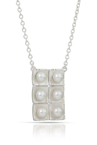 White Pearls | Photo by Cole Rodger Photographics
