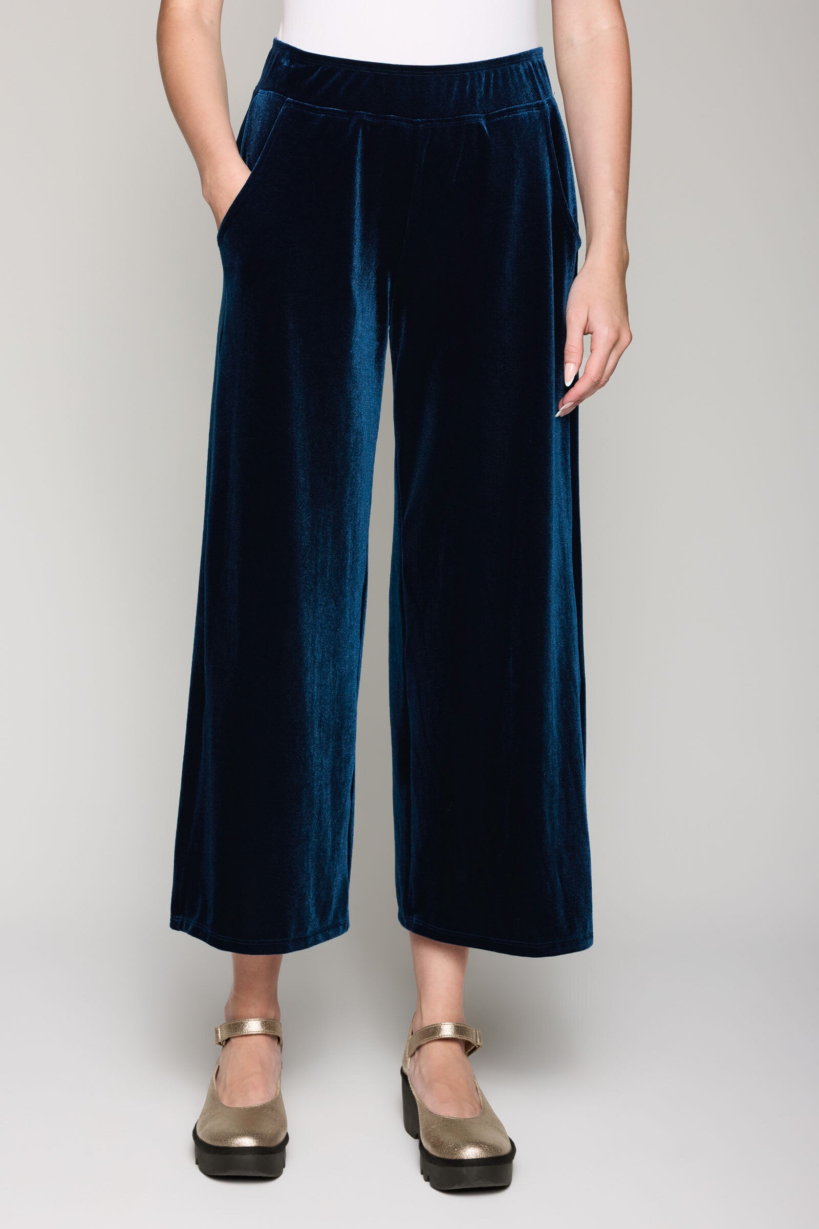Velvet Serenity Cropped Pant
