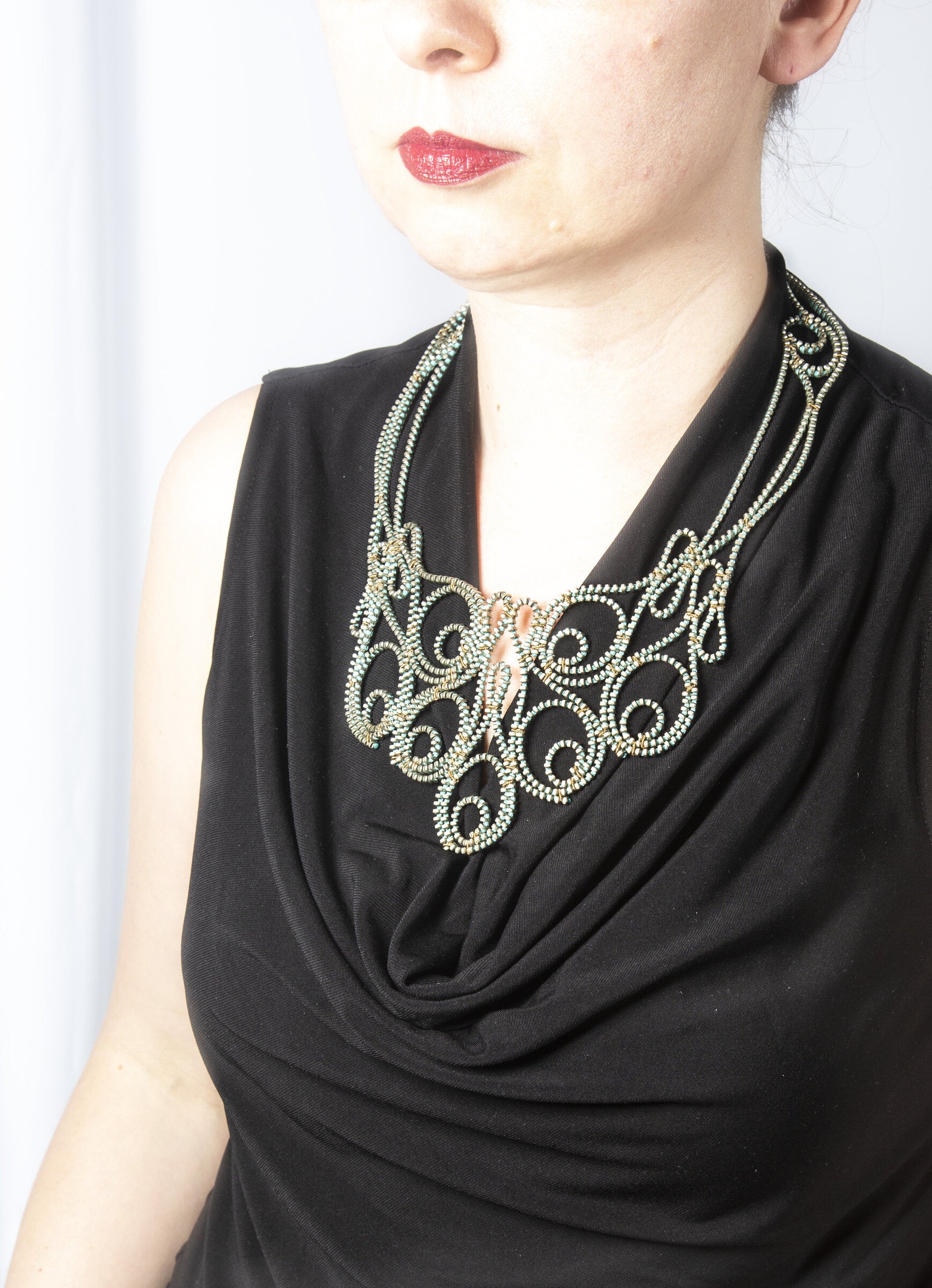 Lace Tiara Zipper Necklace II