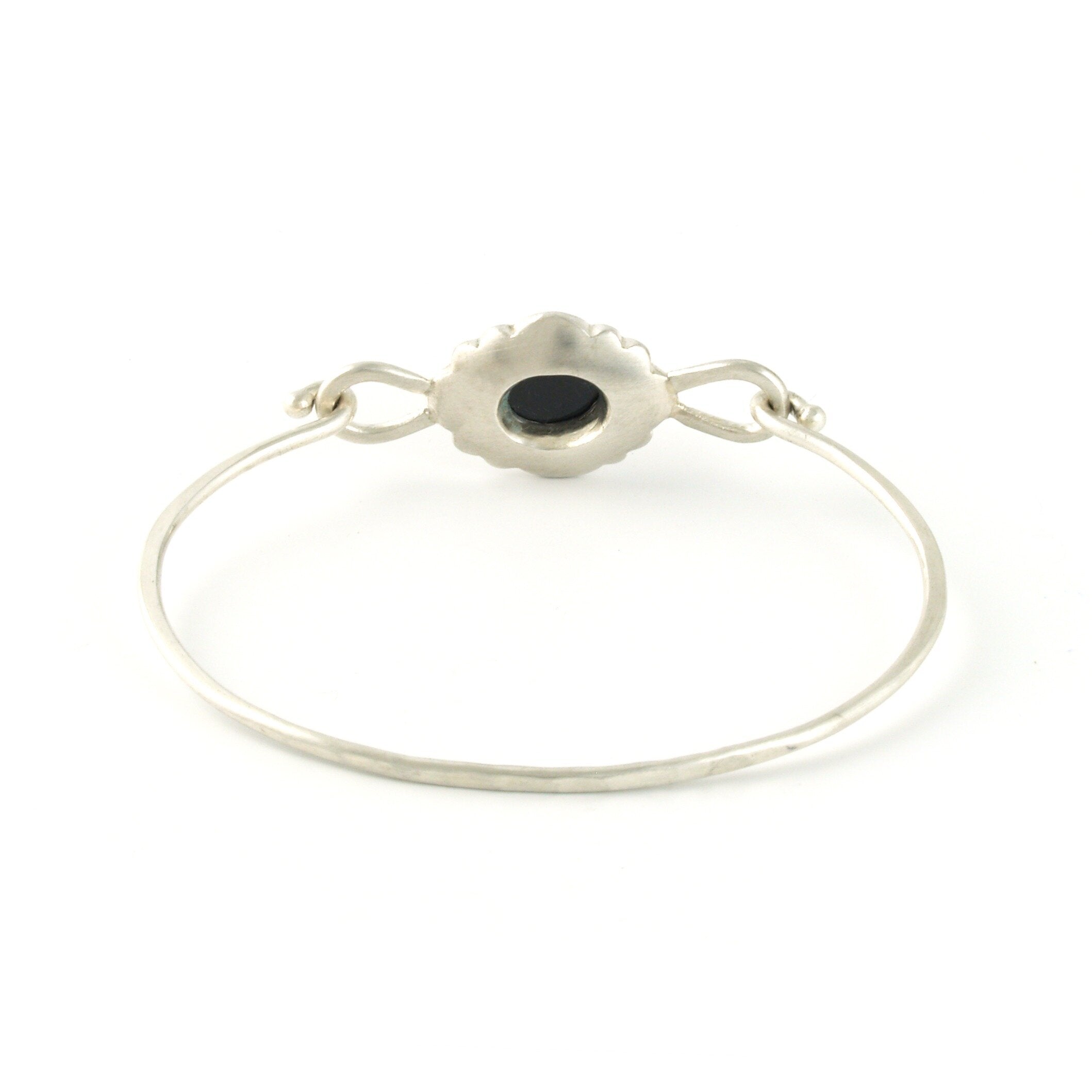 Scallop Oval Bracelet with Australian Spinel