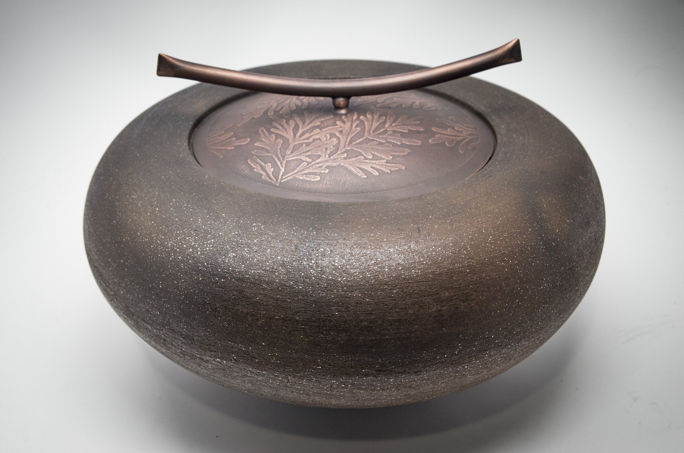 Large Mica Oak Leaf Vessel