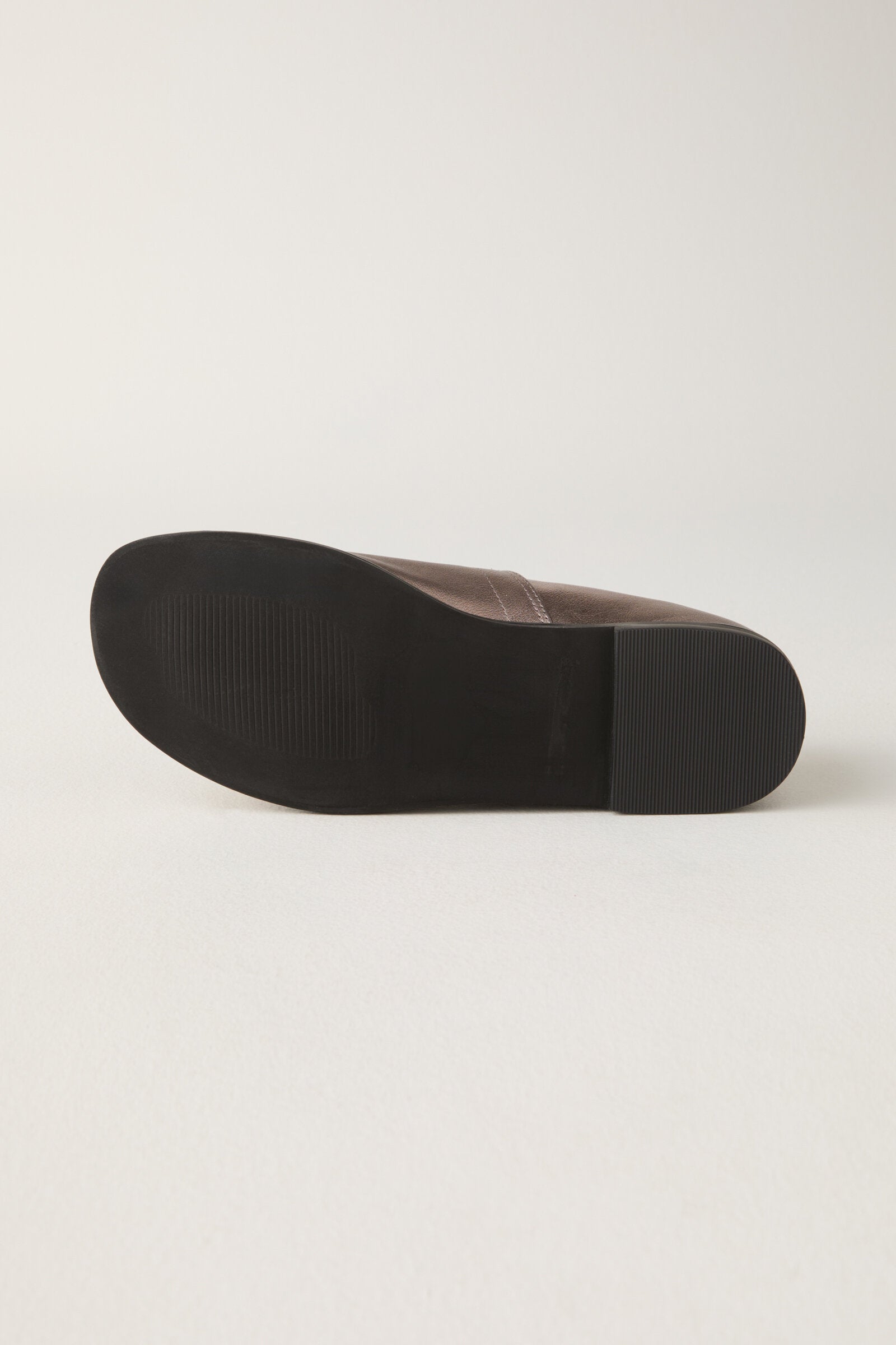 Aura Flat