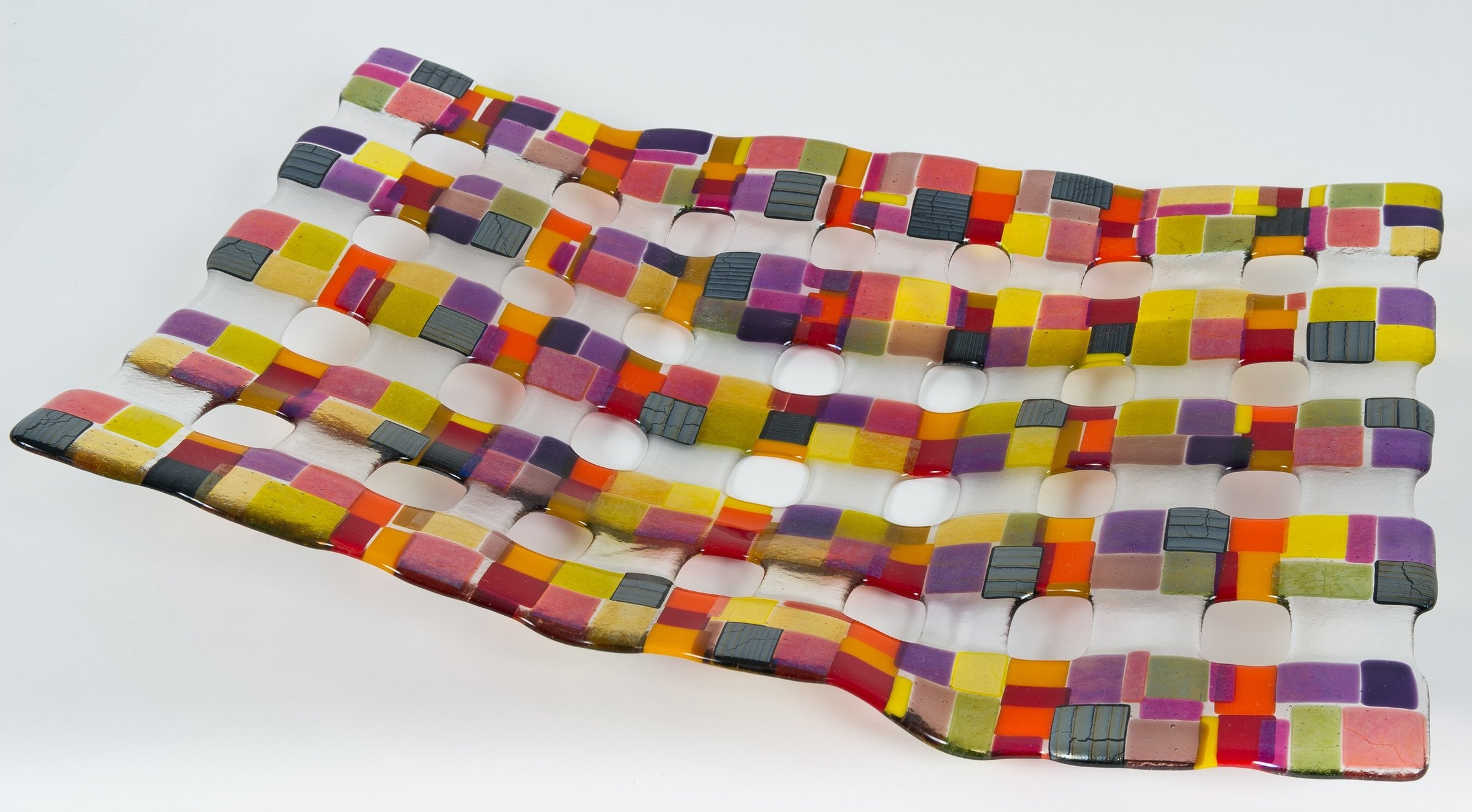 Small Retro Mesh Sculpture in Plum