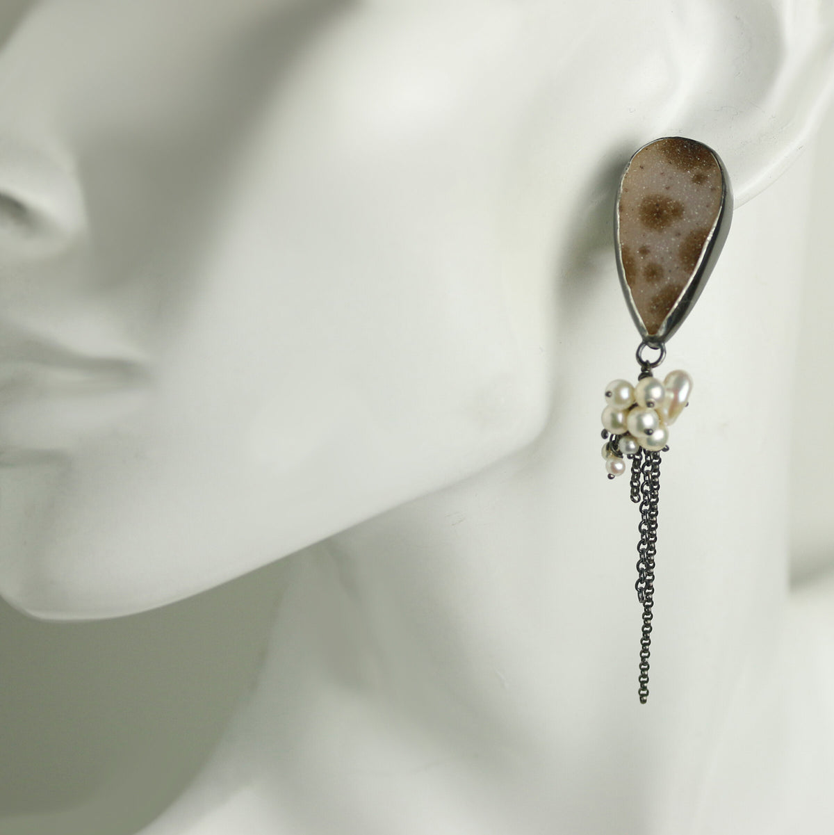 Druzy Agate & Trailing Pearls Earrings