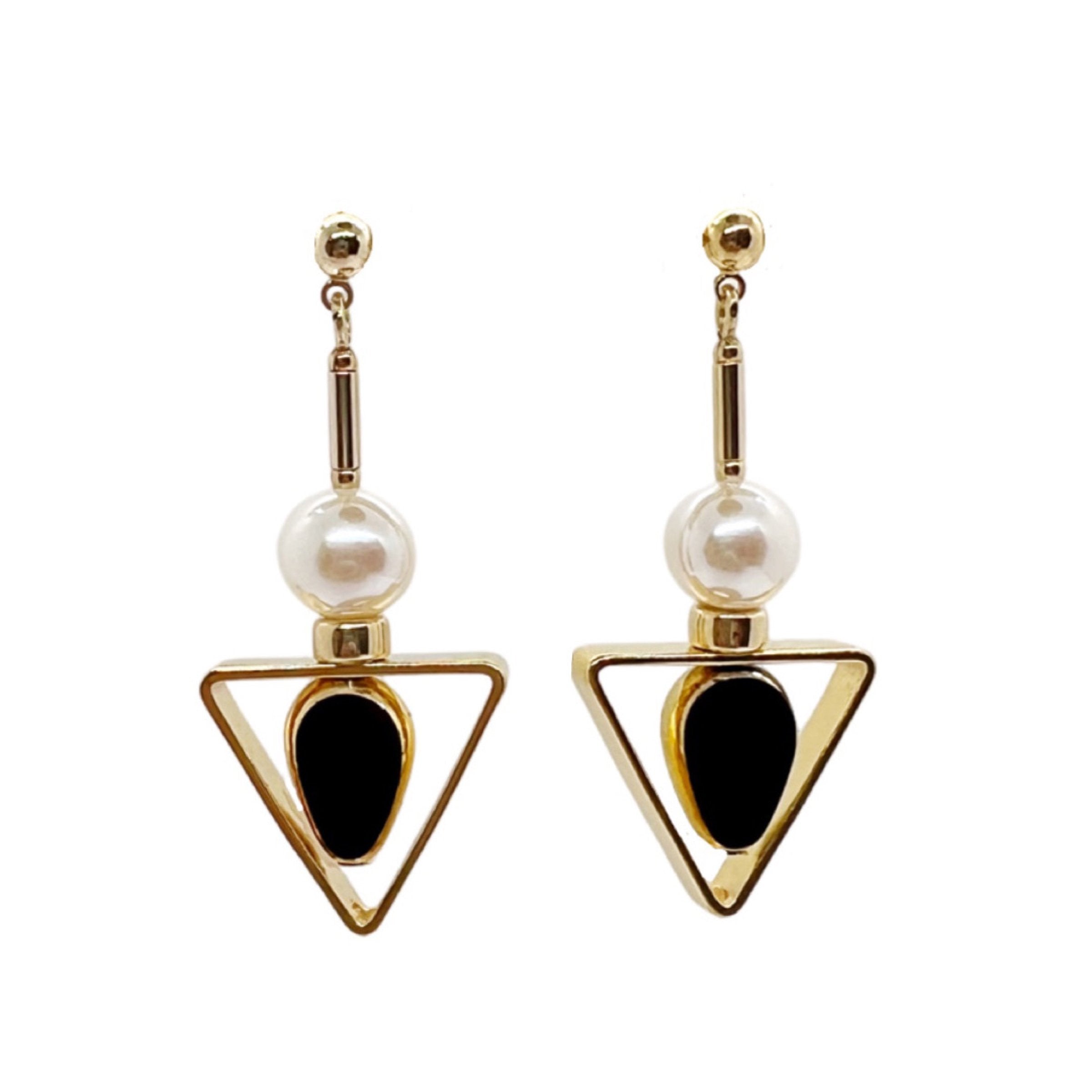 Triangle & Pearls Earrings