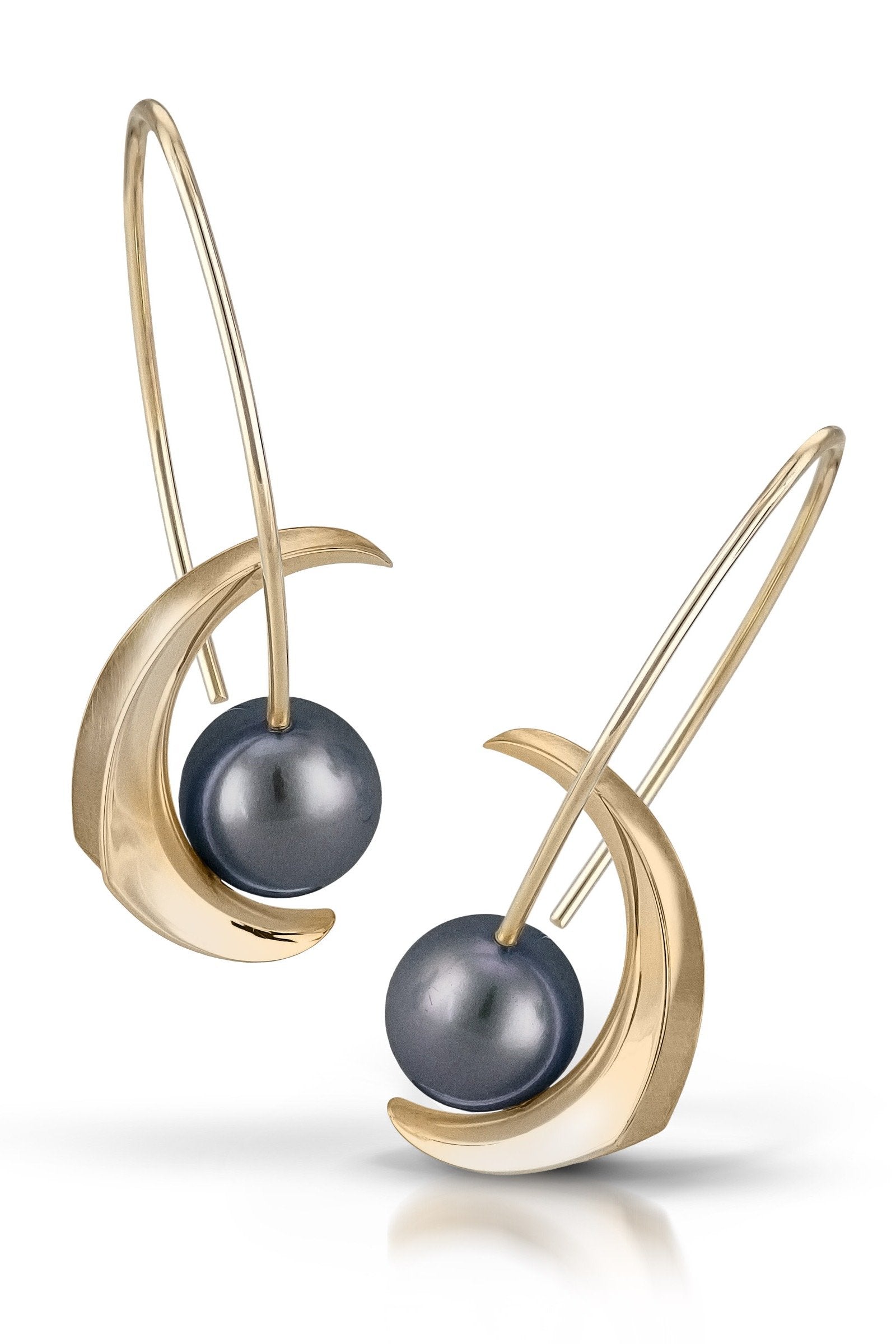 14k yellow gold with black pearl