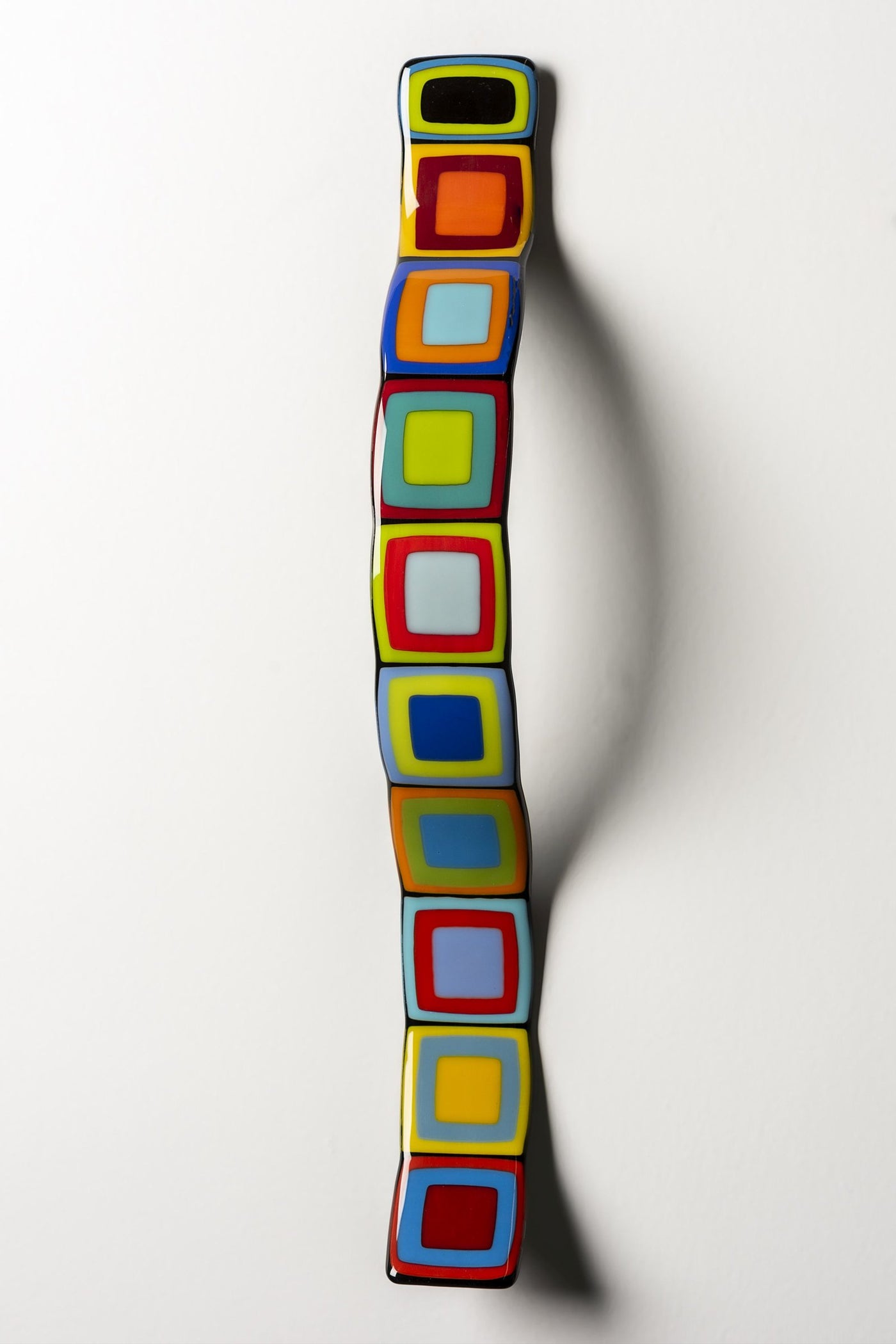 Carnival Story Pole Wall Wave With Colored Centers