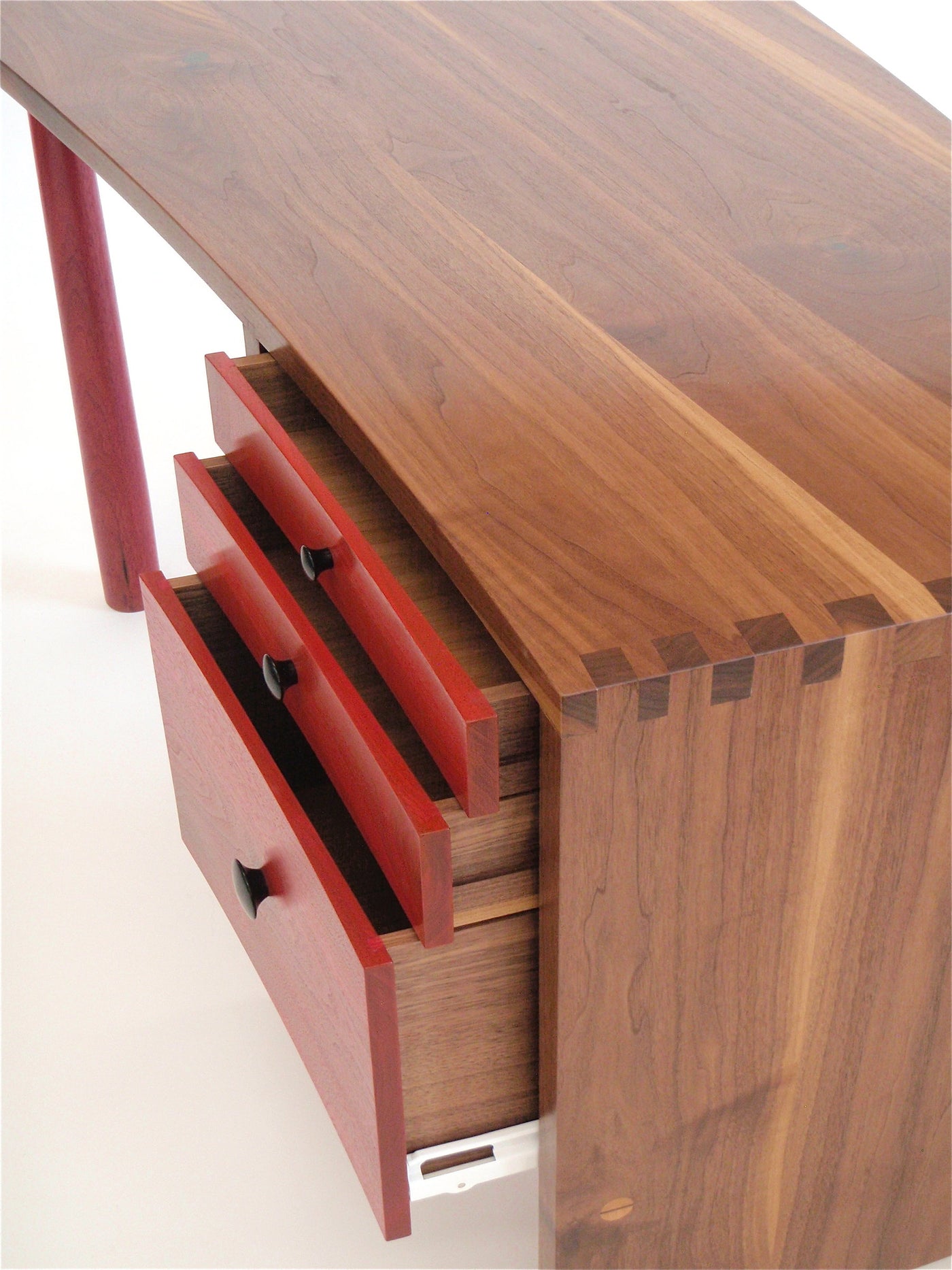 Tairone Desk