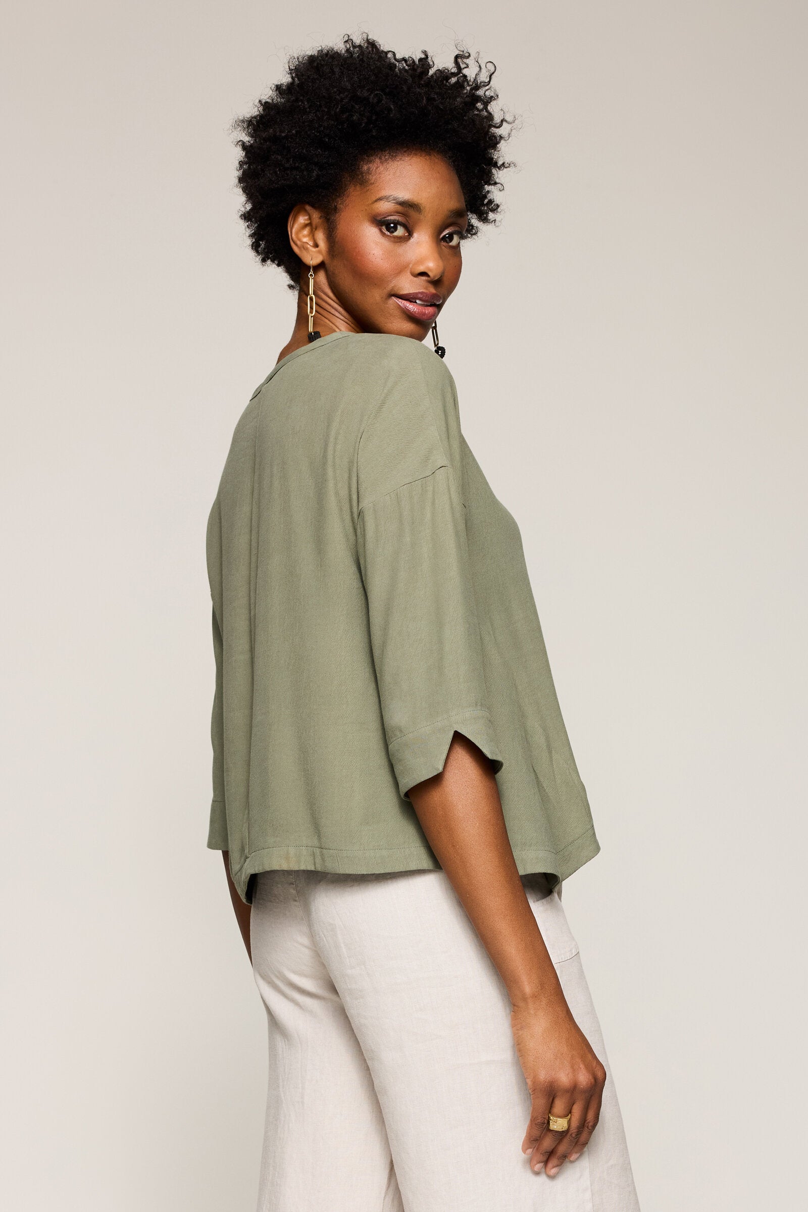 Sandwashed Pebble Sway Tee · Artful Home