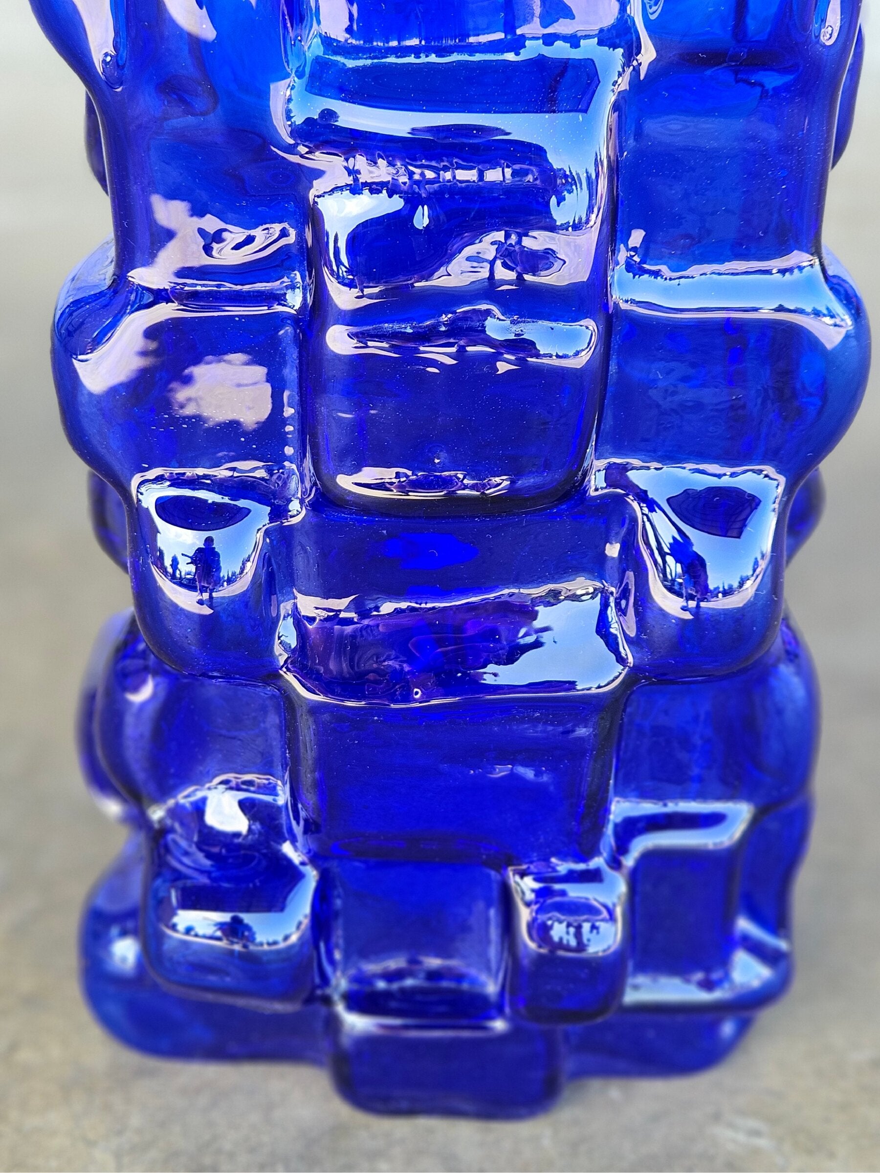 2X4 by Vase
