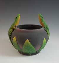 Two Conversing Lizards Vessel