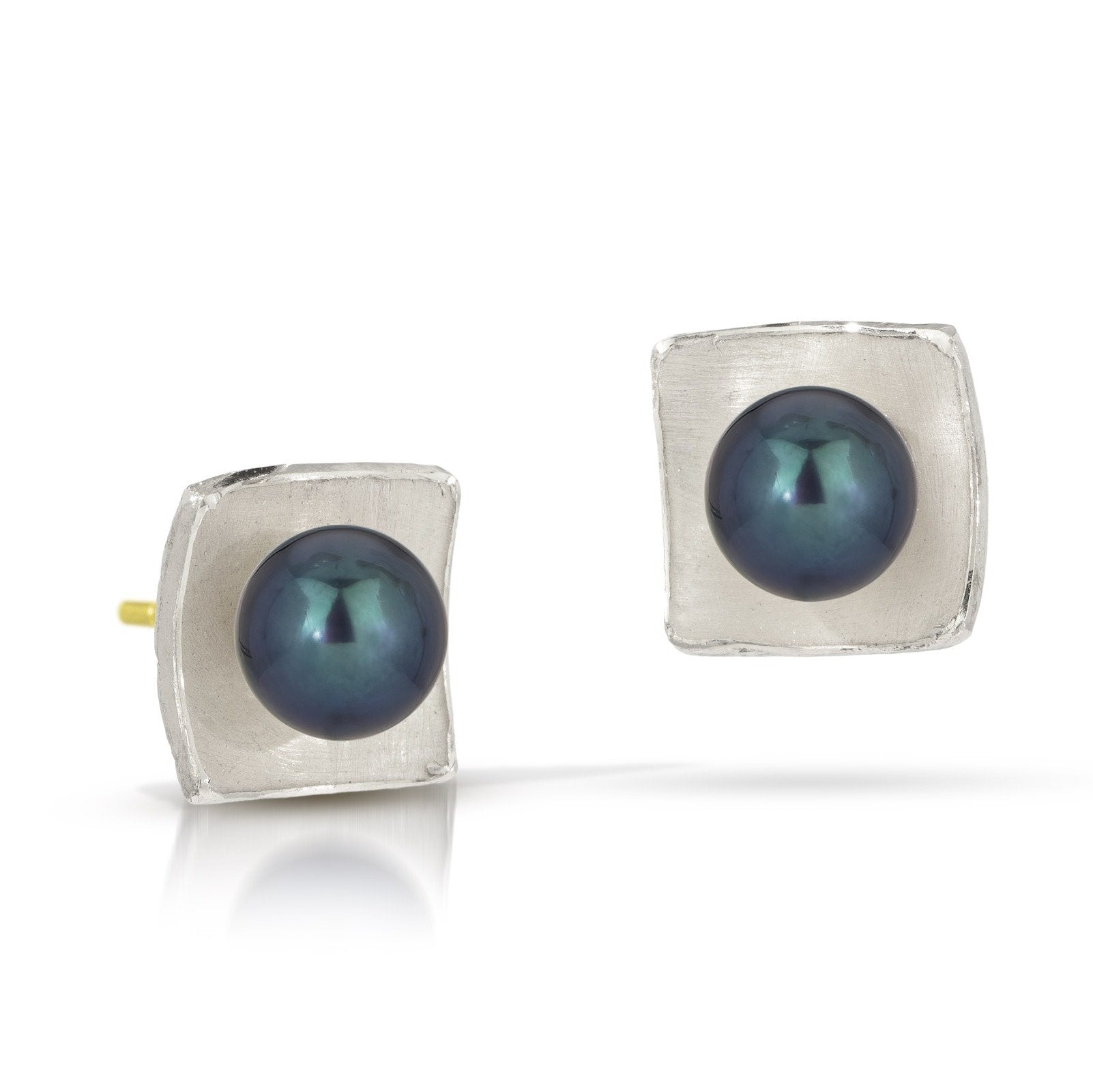 Black Pearl, Small, 18k Gold Posts