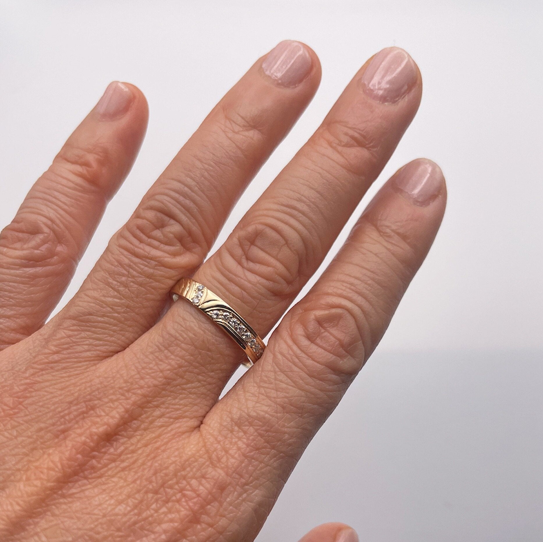 Techno Diamond Comfort Fit Ring Band