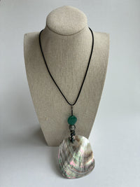 Black Lip Shell Pendant Necklace