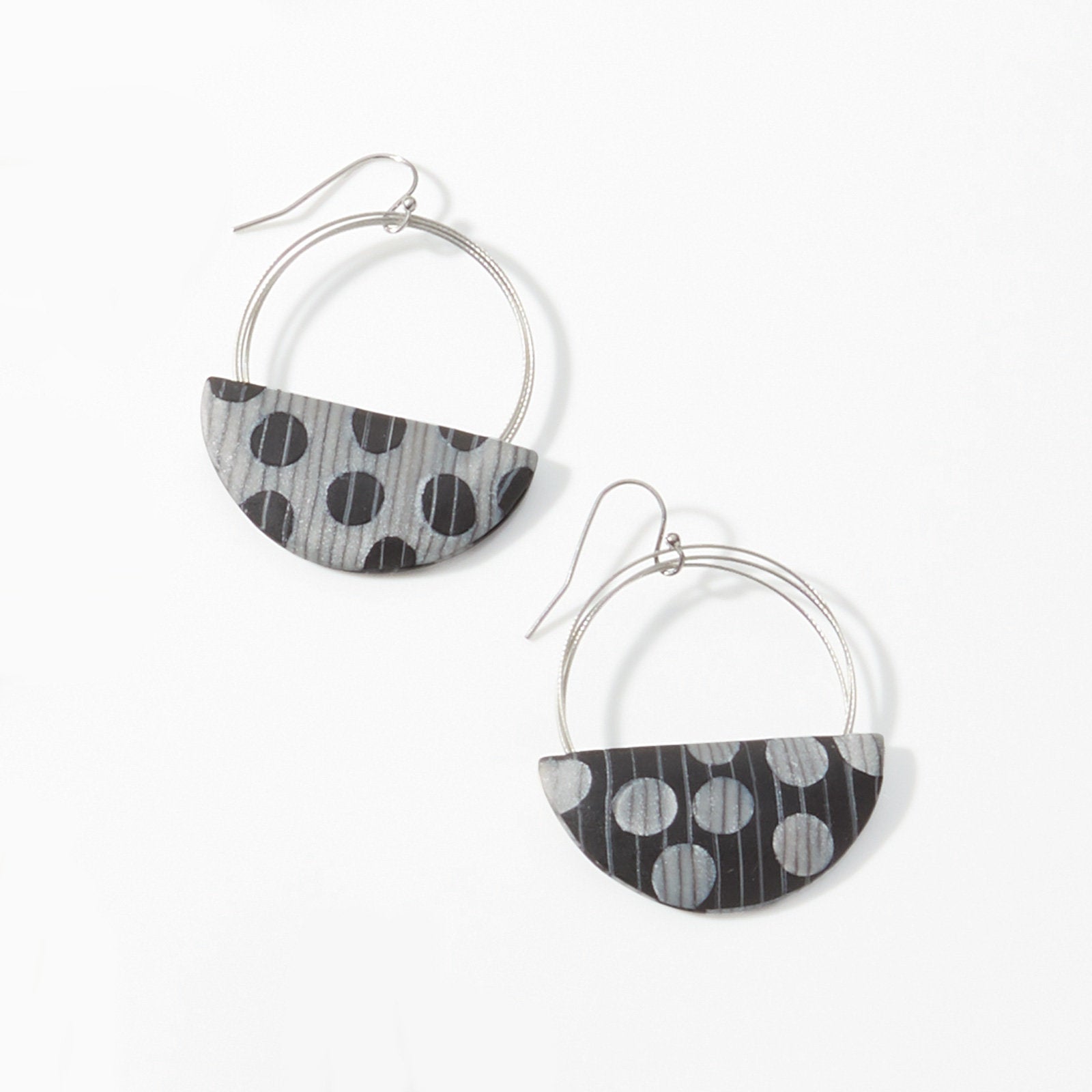 black & pearl dot