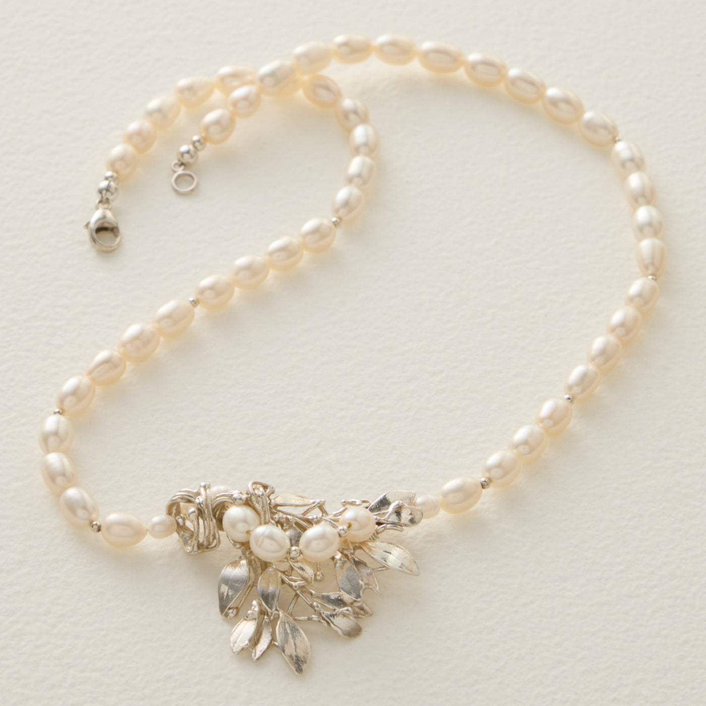Leaf Bouquet Pearl Necklace