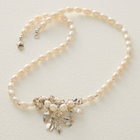 Leaf Bouquet Pearl Necklace