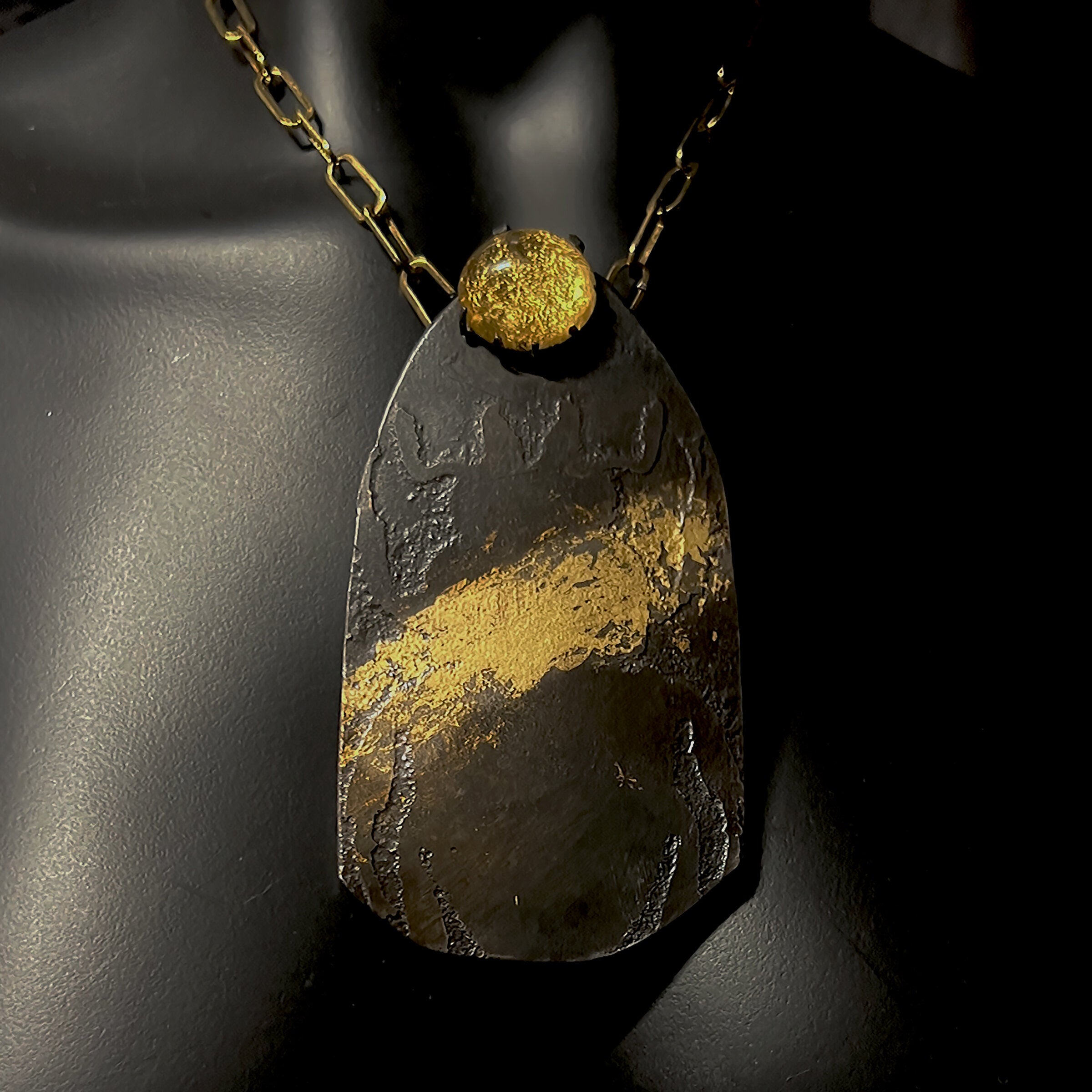 Mamori Pendant