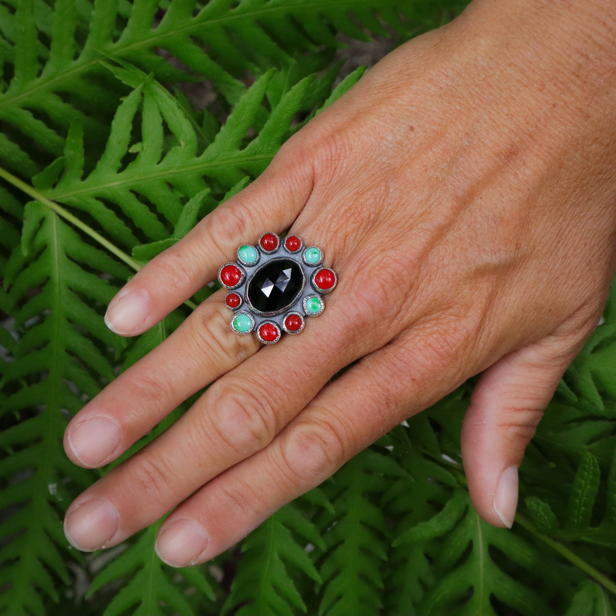 Black Spinel Flora Ring