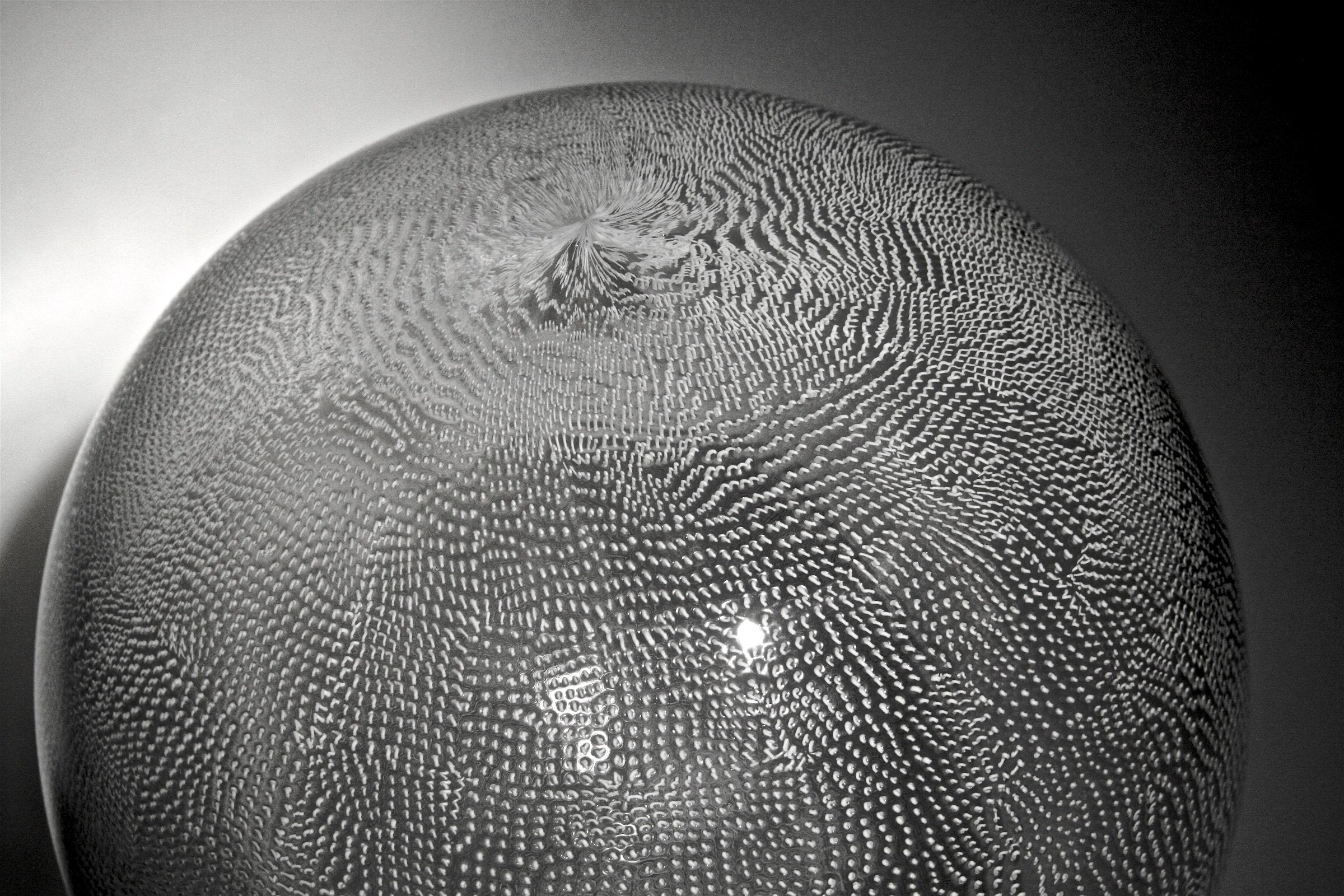White Thread Sphere