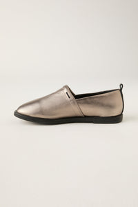Aura Flat
