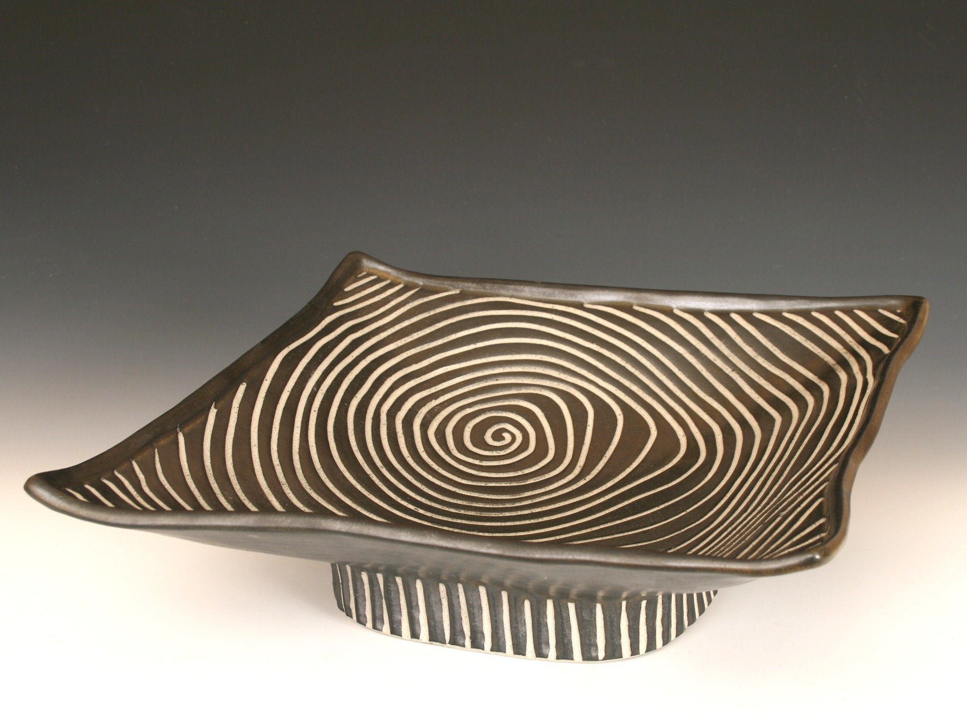 Square Pedestal Tray