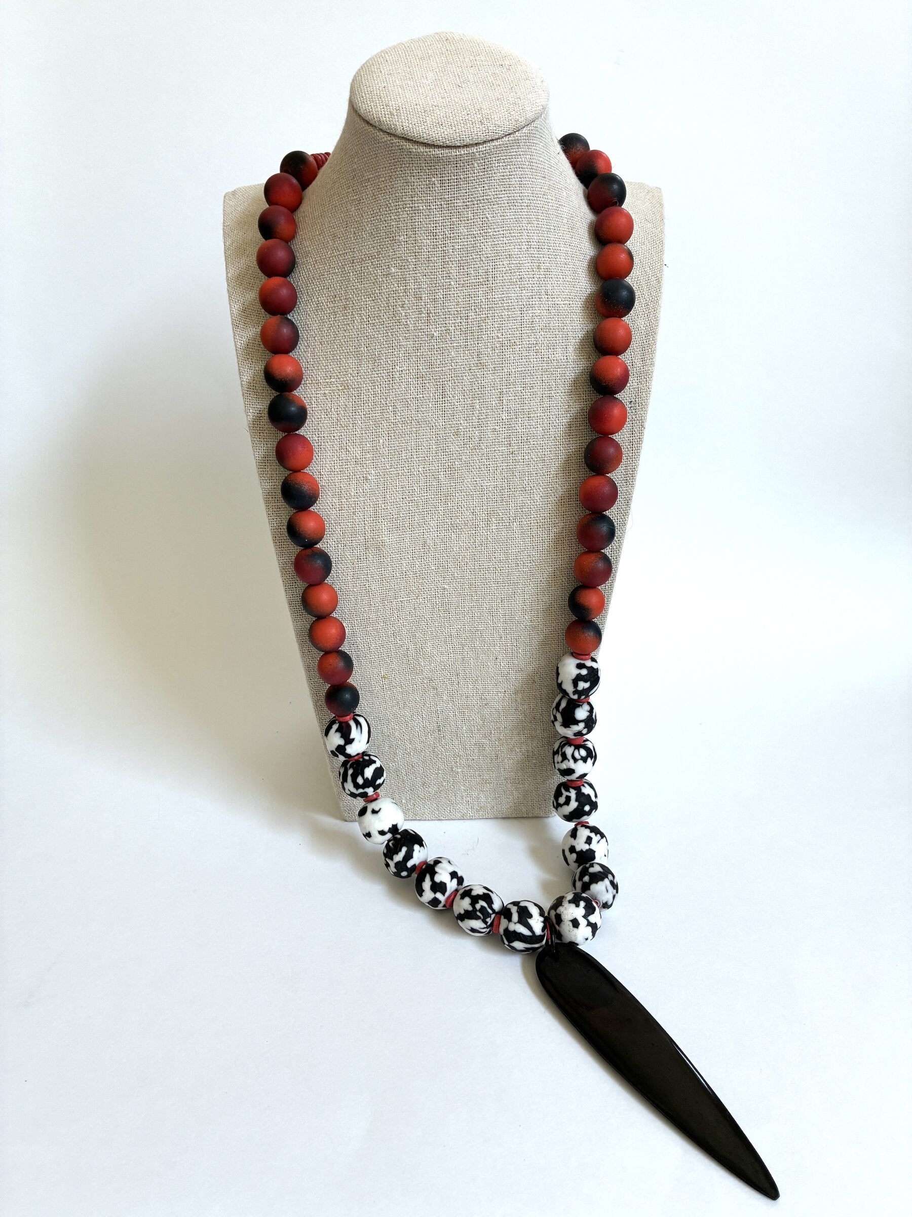 Long Horn Pendant Necklace