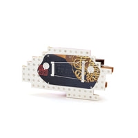 Lip 7: Kiss Convertible Neckpiece Brooch