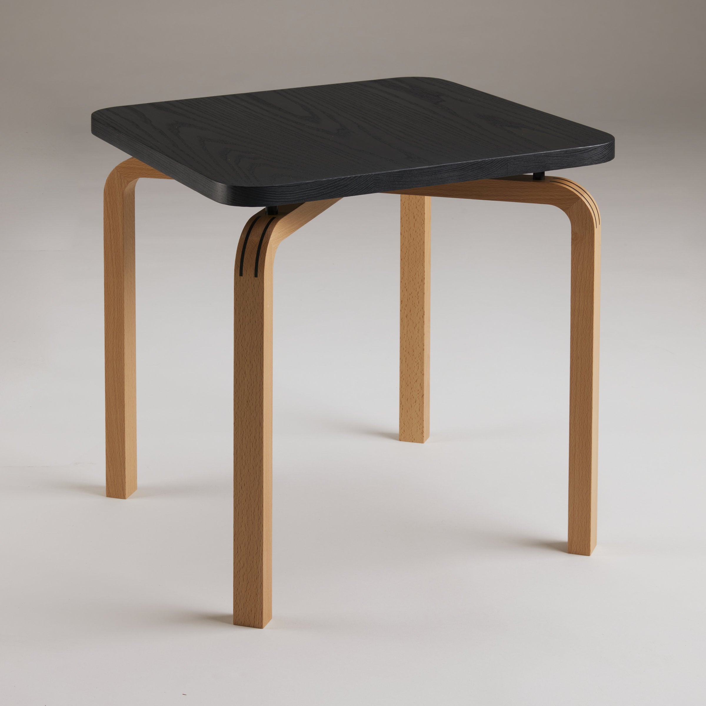 CURVEiture Black Side Table