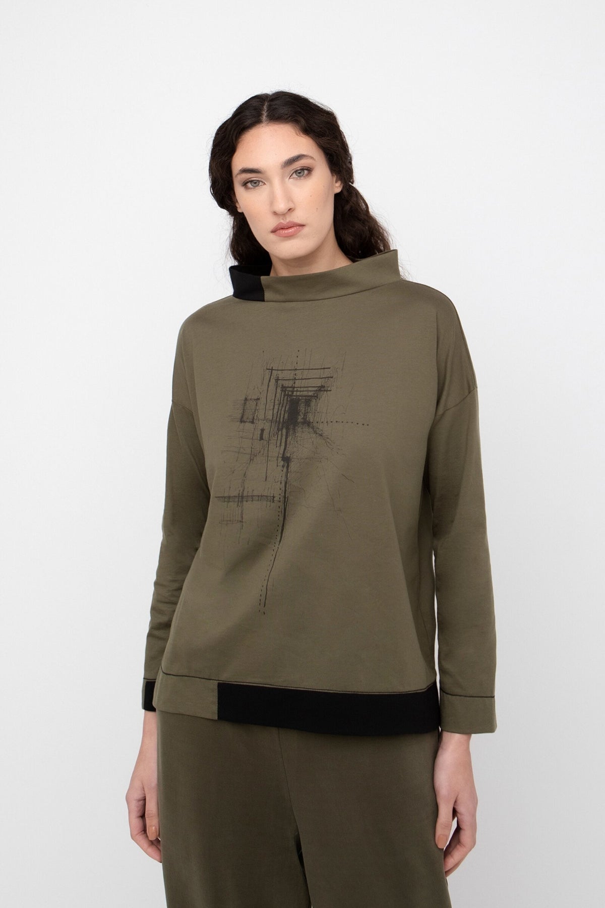 Depiction Pullover