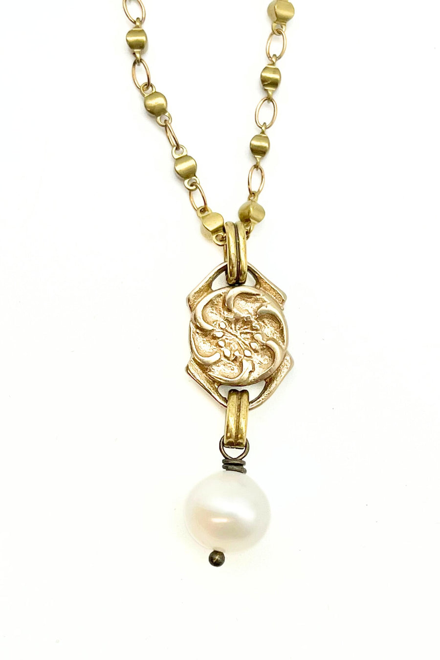 Flower Button and Pearl Pendant Necklace