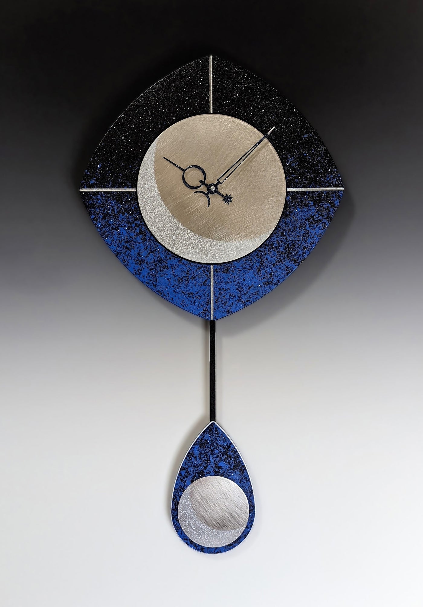 L-Drop Moon Pendulum Clock