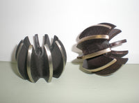 white bronze (left), yellow bronze (right)