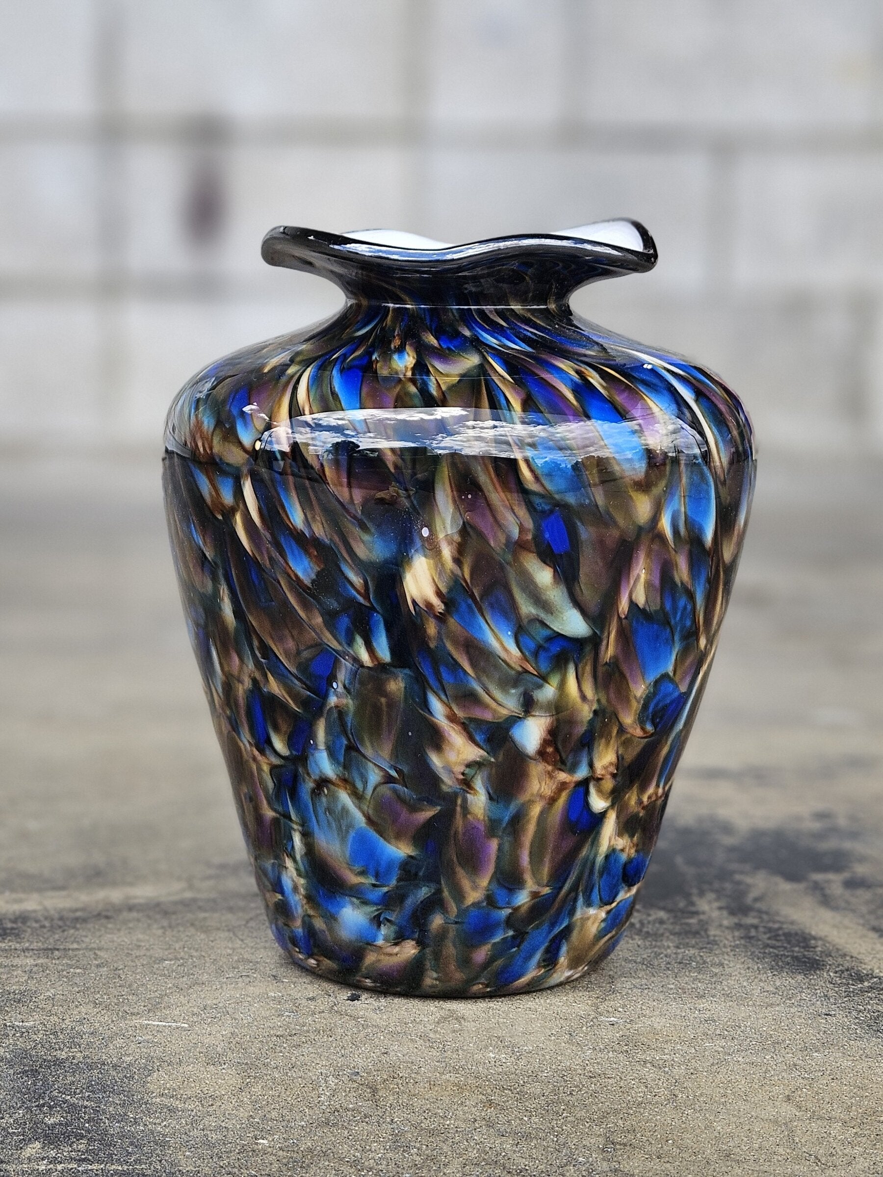 Ruffled Moonbeam Urn