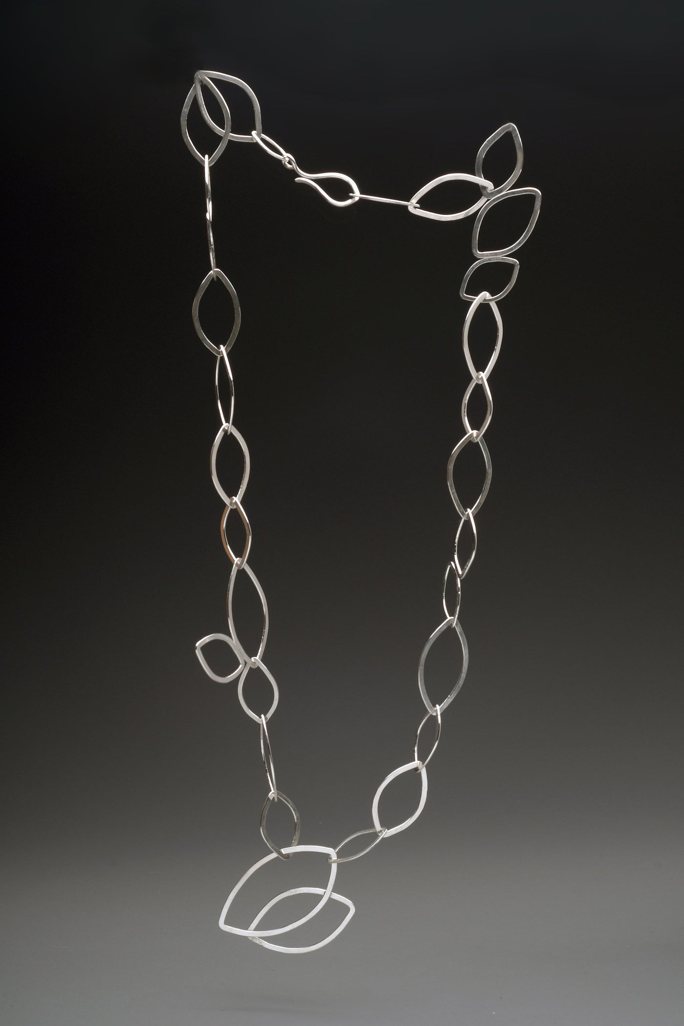 Flat Leaf Chain Necklace