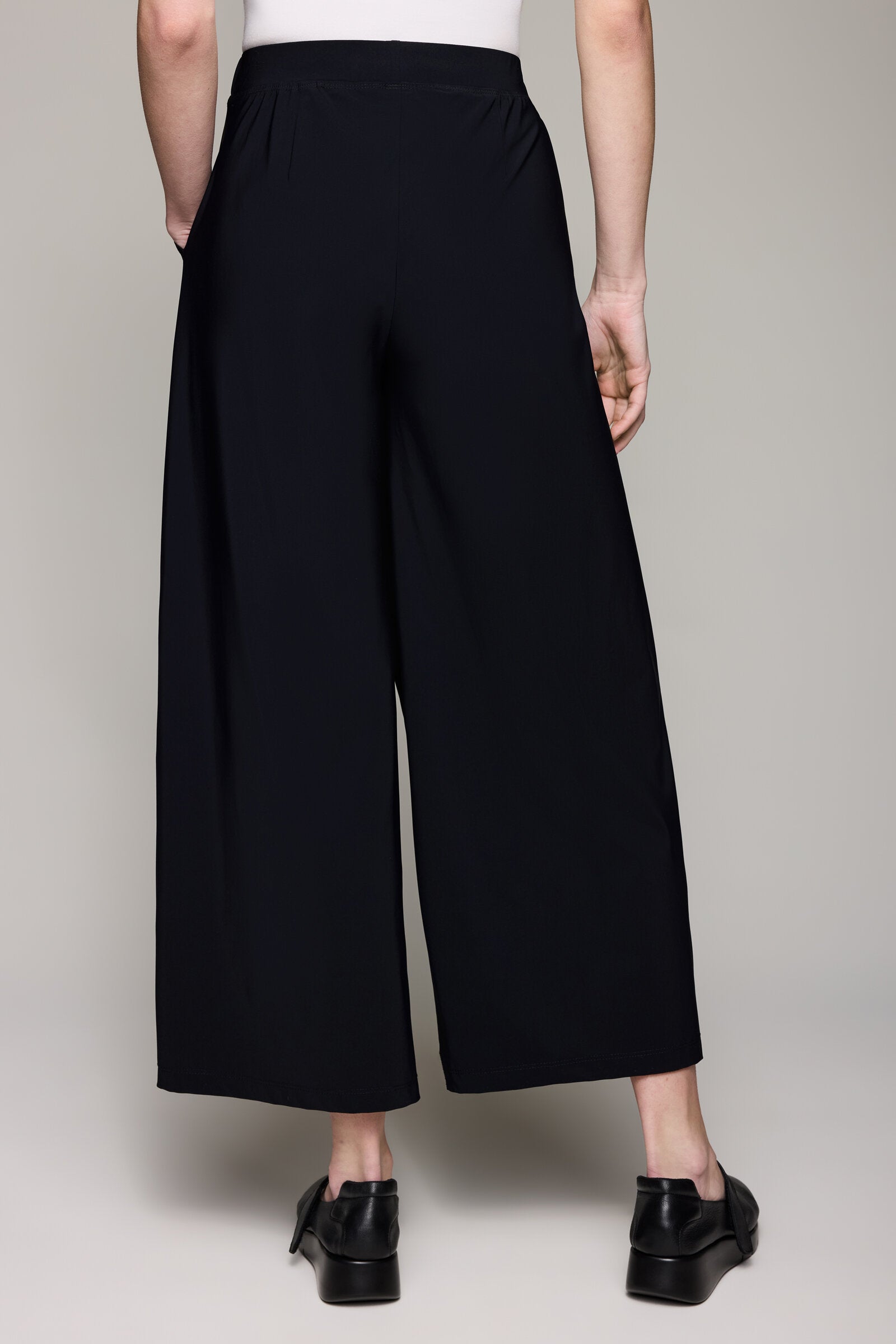 Techno Wrapfront Pant