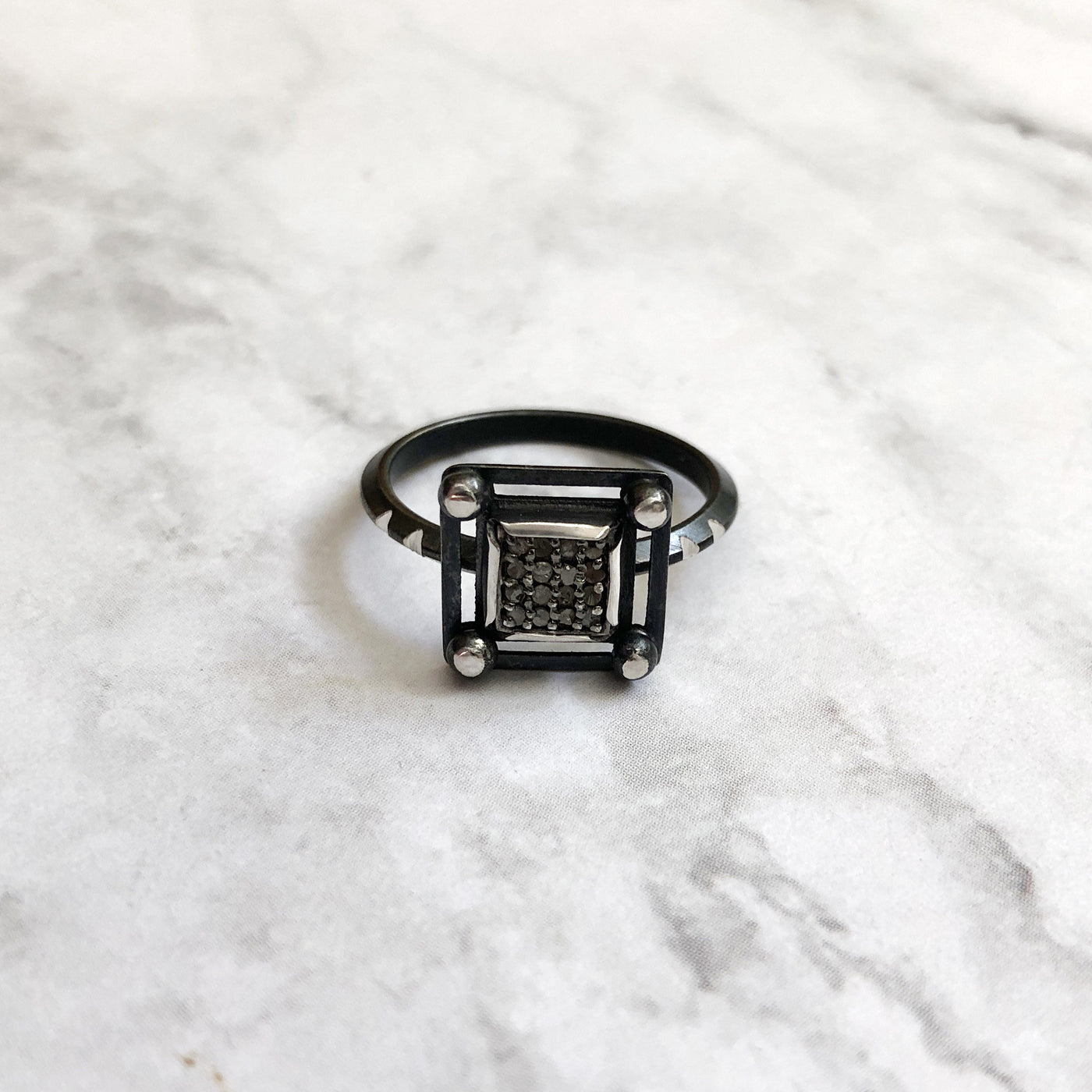Square Geometric Ring