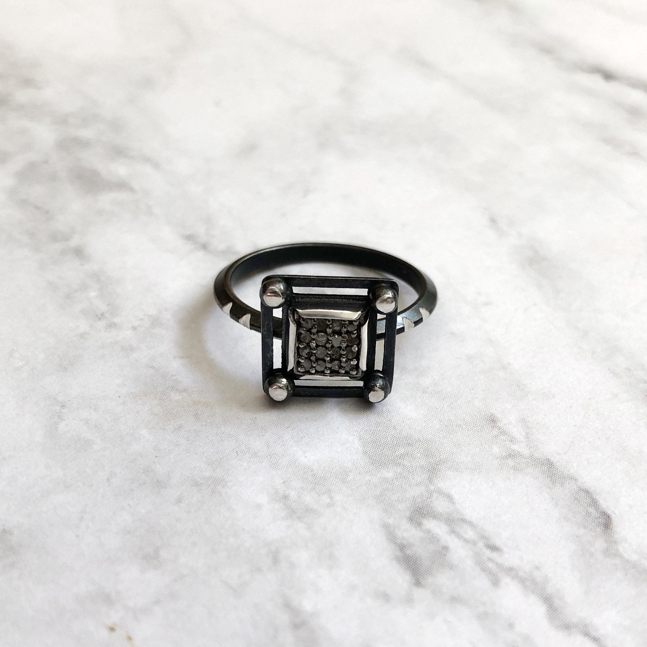 Square Geometric Ring